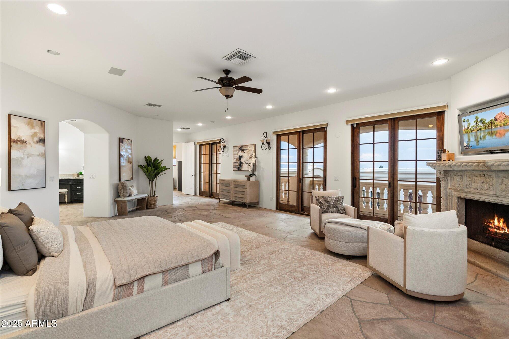 PARADISE HIGHLANDS - Residential