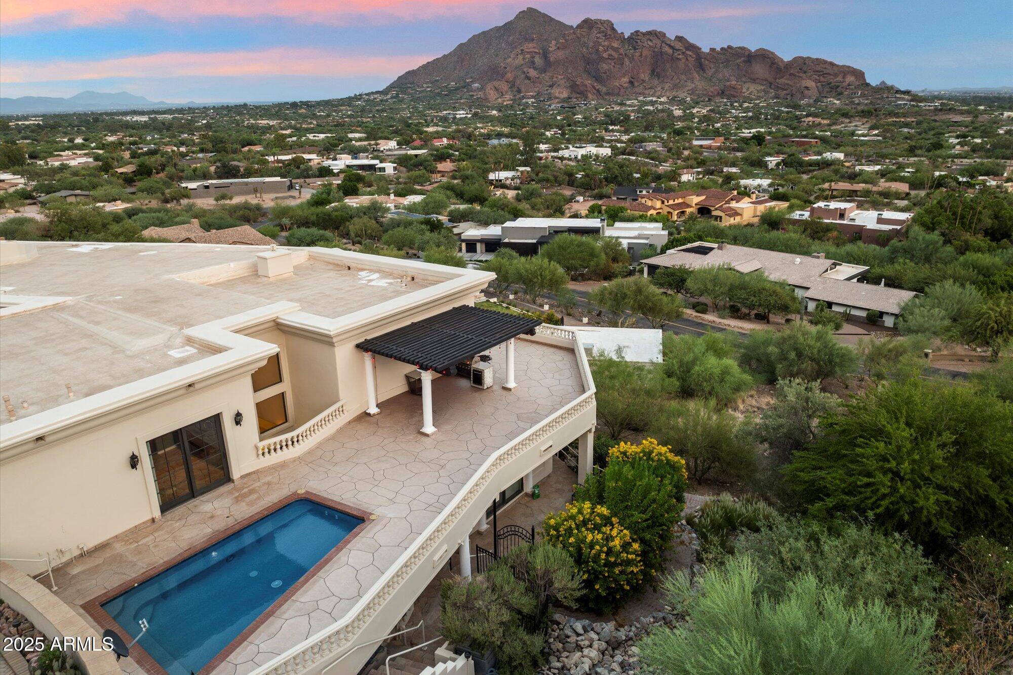 PARADISE HIGHLANDS - Residential