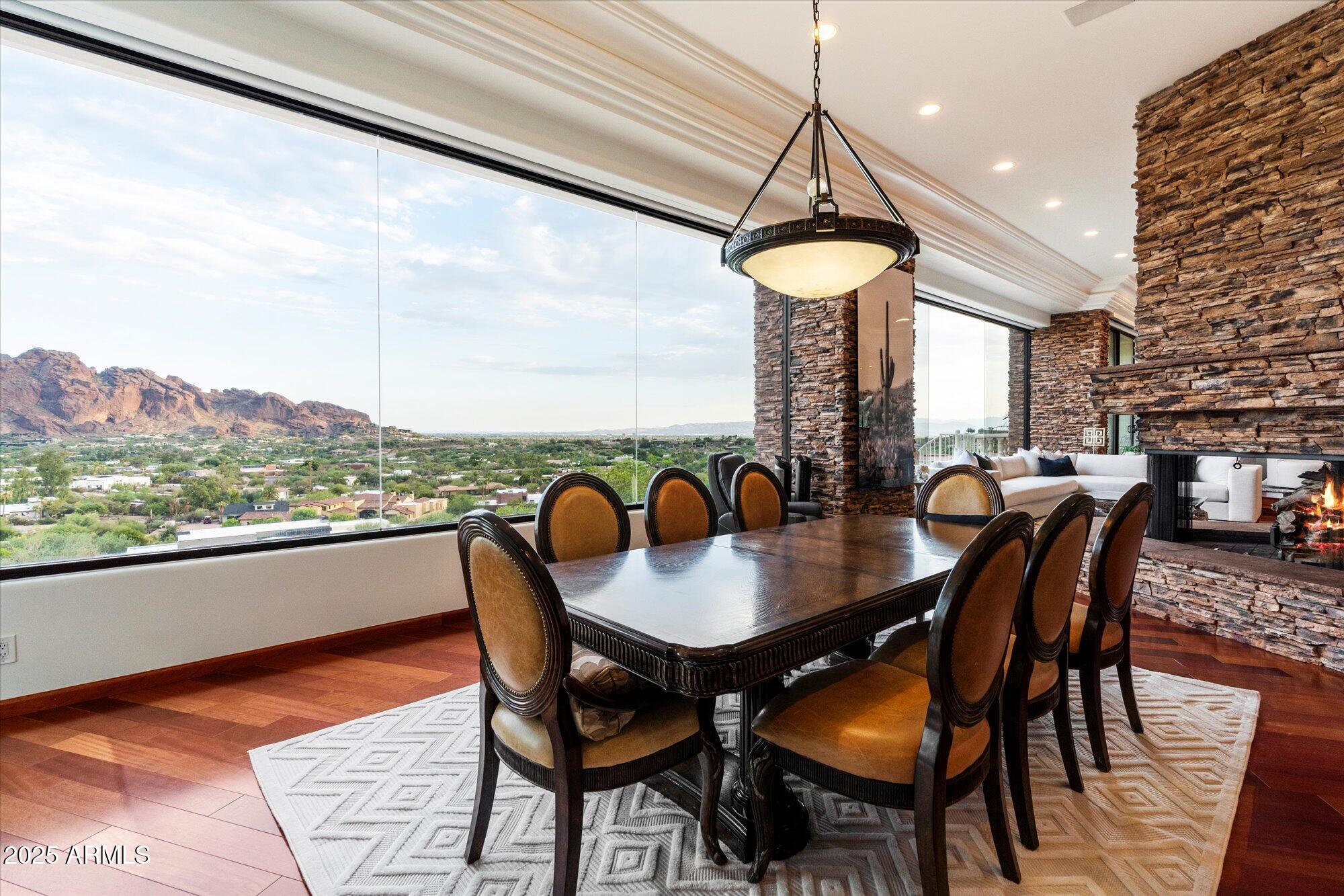 PARADISE HIGHLANDS - Residential