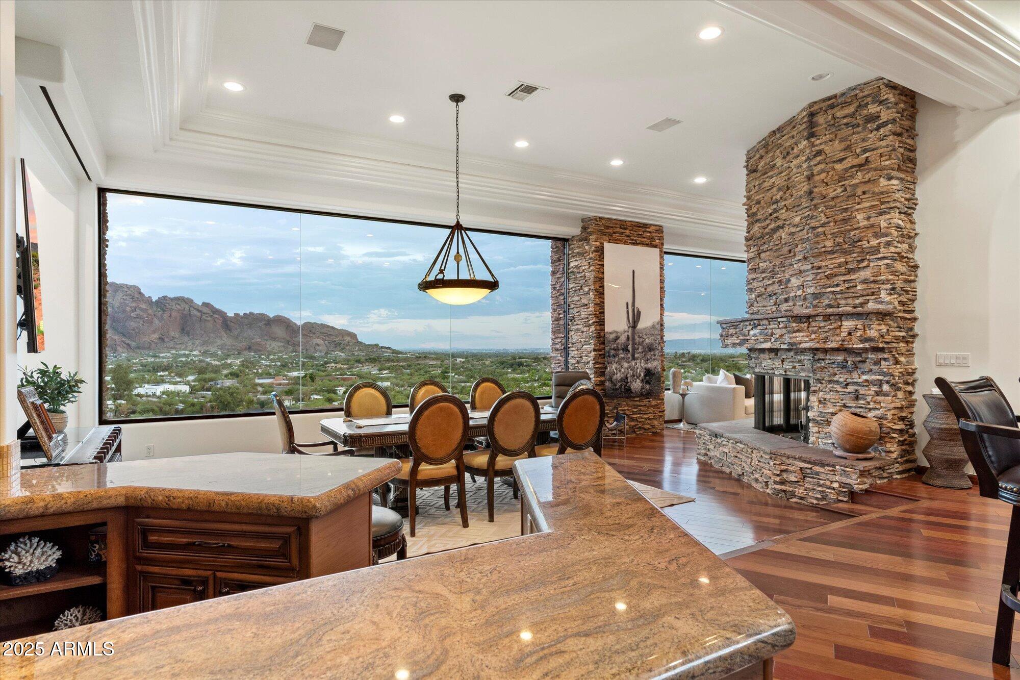 PARADISE HIGHLANDS - Residential