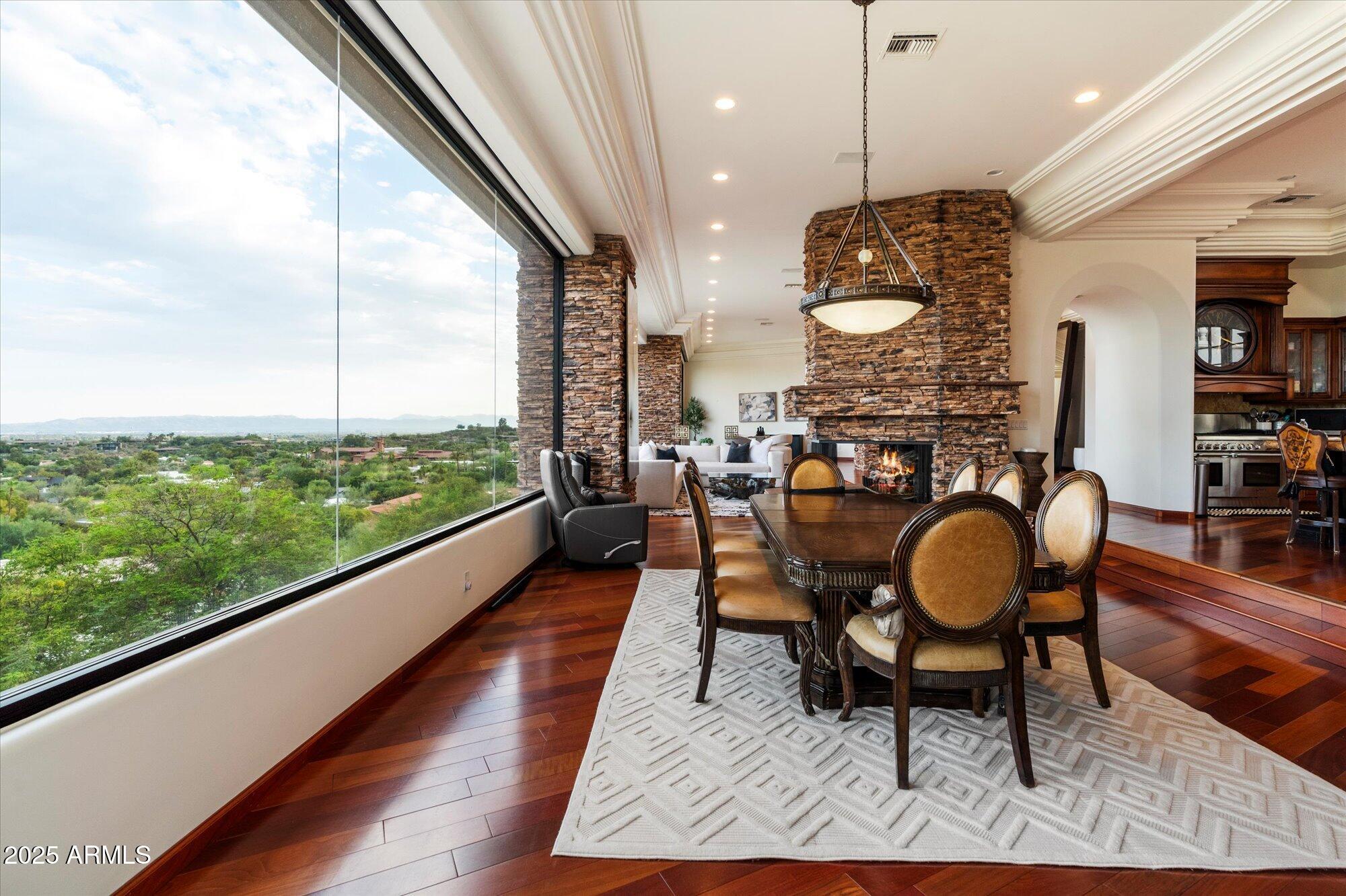 PARADISE HIGHLANDS - Residential