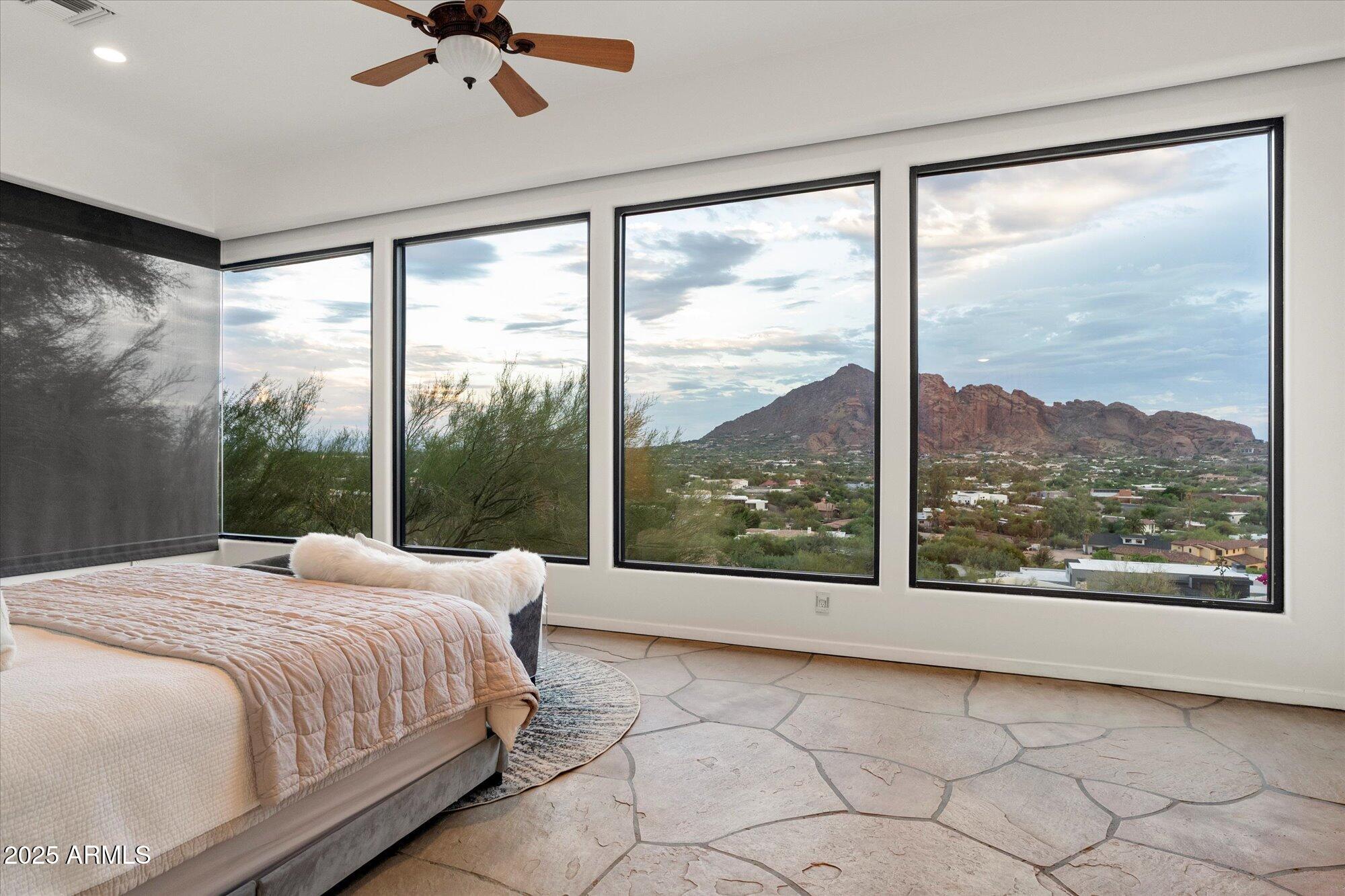 PARADISE HIGHLANDS - Residential