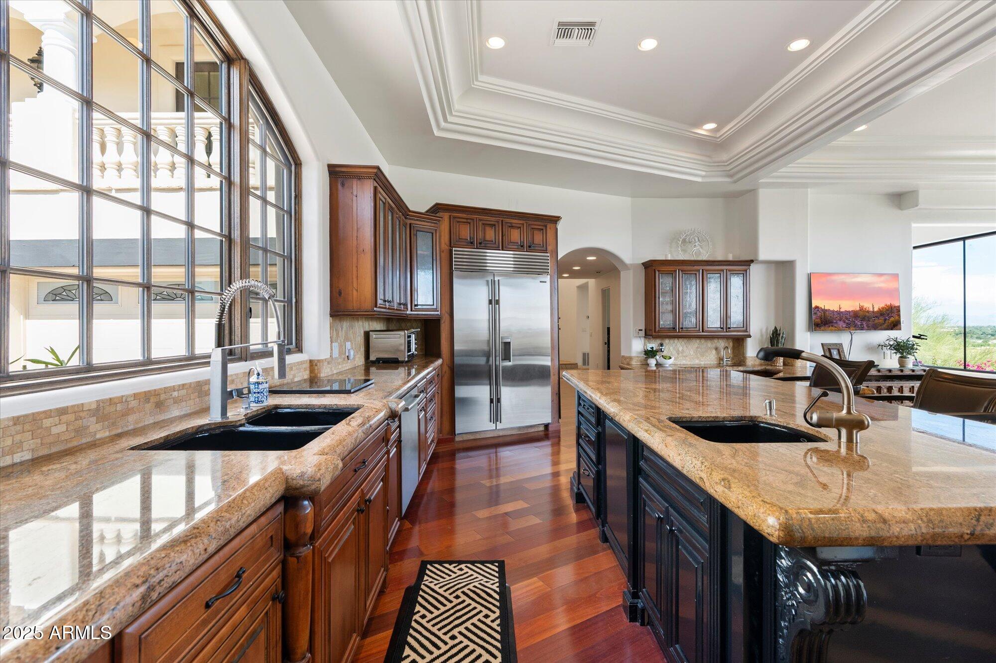 PARADISE HIGHLANDS - Residential