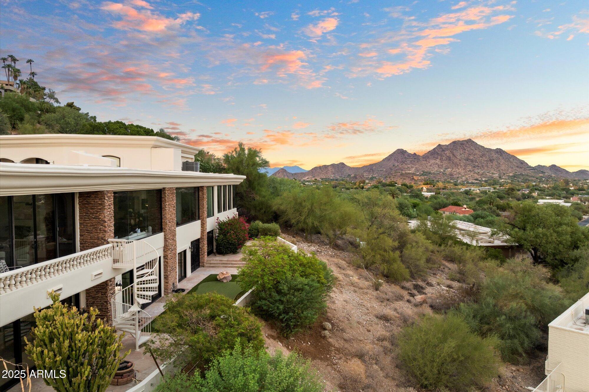PARADISE HIGHLANDS - Residential
