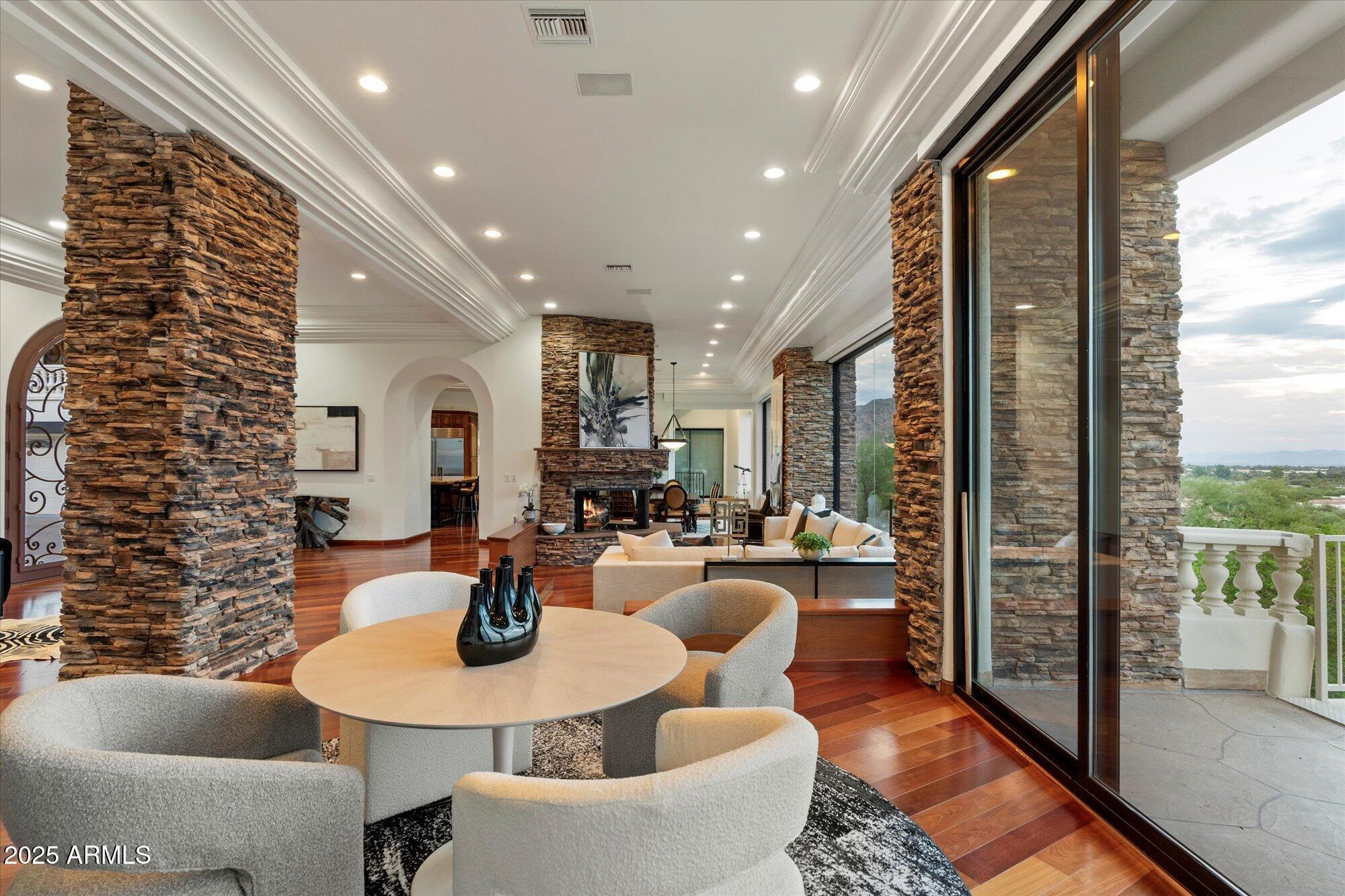 PARADISE HIGHLANDS - Residential