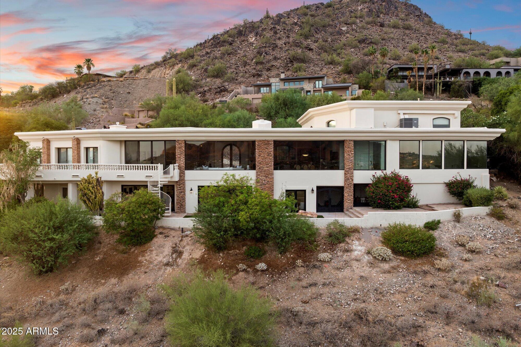 PARADISE HIGHLANDS - Residential