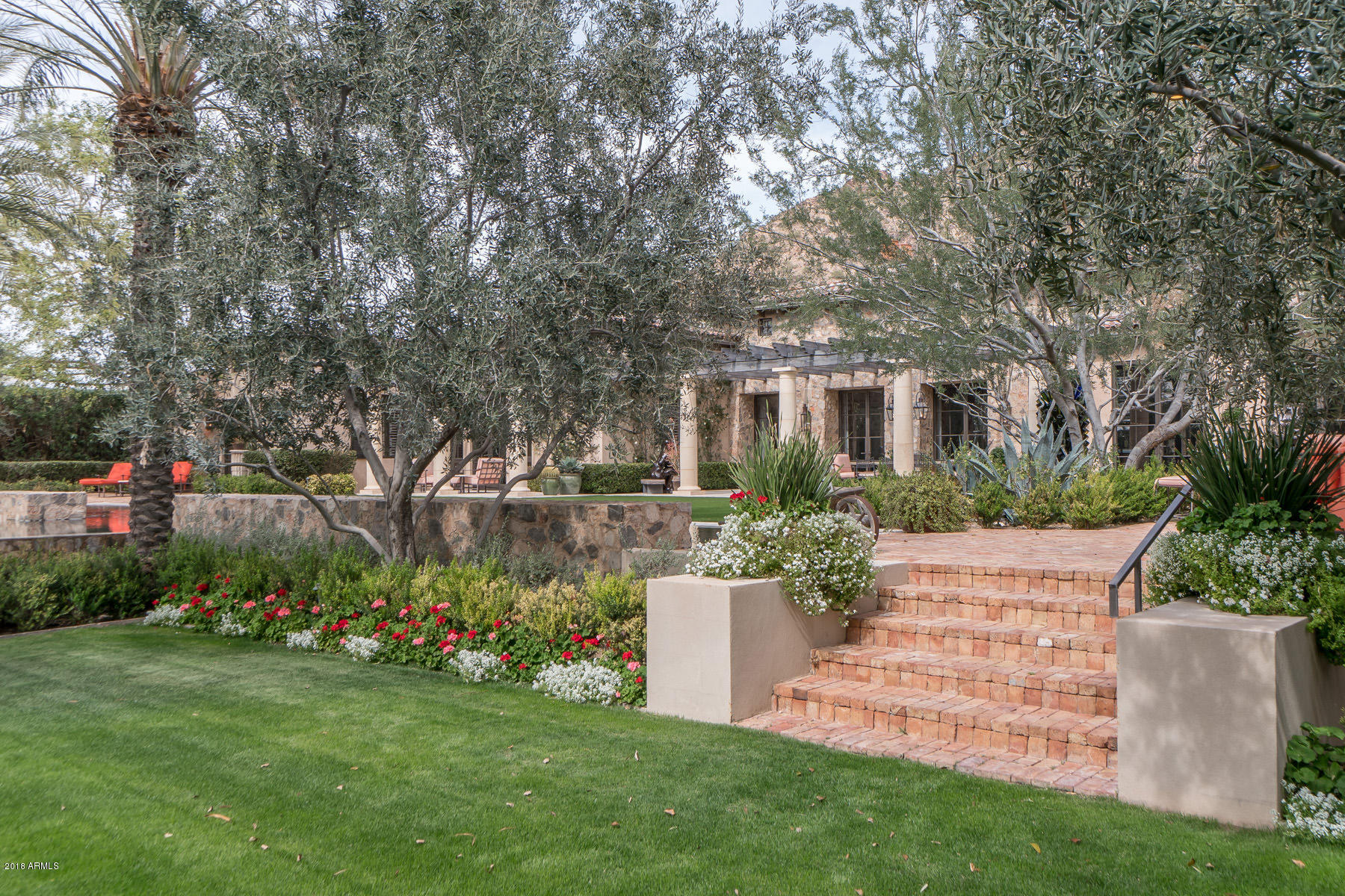 PARADISE VALLEY ESTATES - Residential
