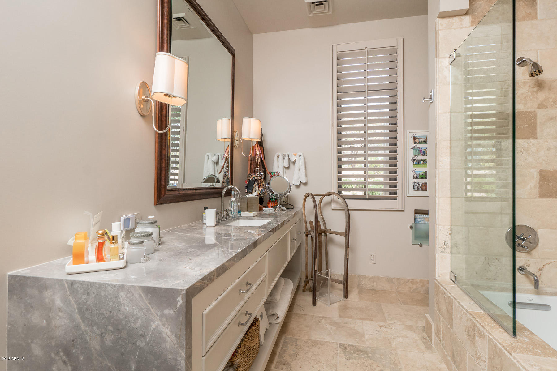 PARADISE VALLEY ESTATES - Residential