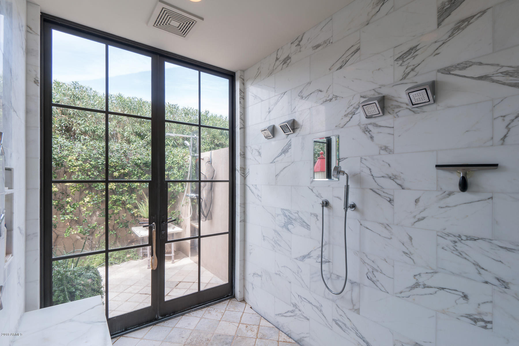 PARADISE VALLEY ESTATES - Residential