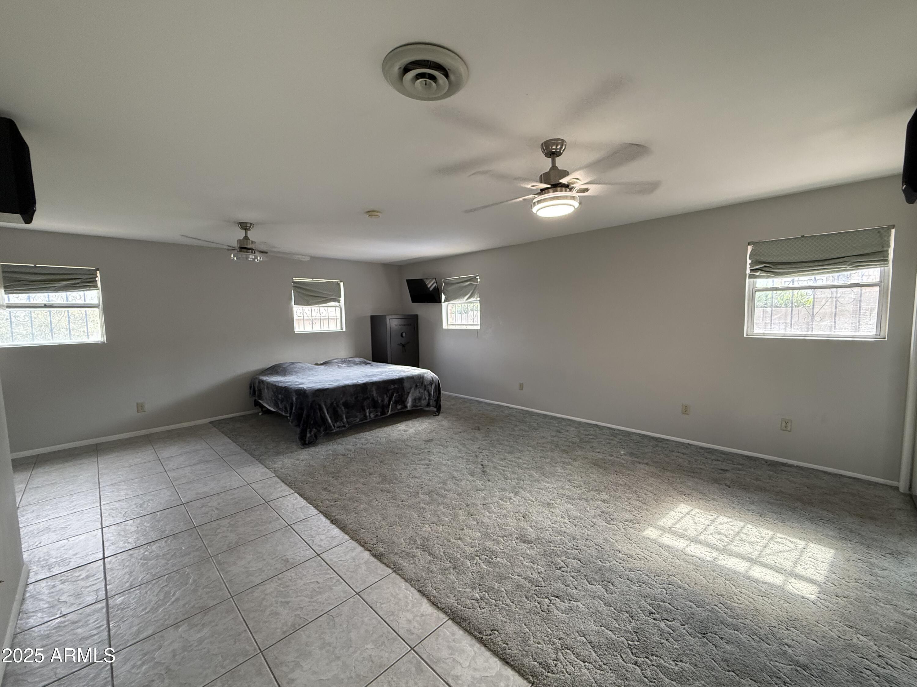 KINGS MANOR - Residential