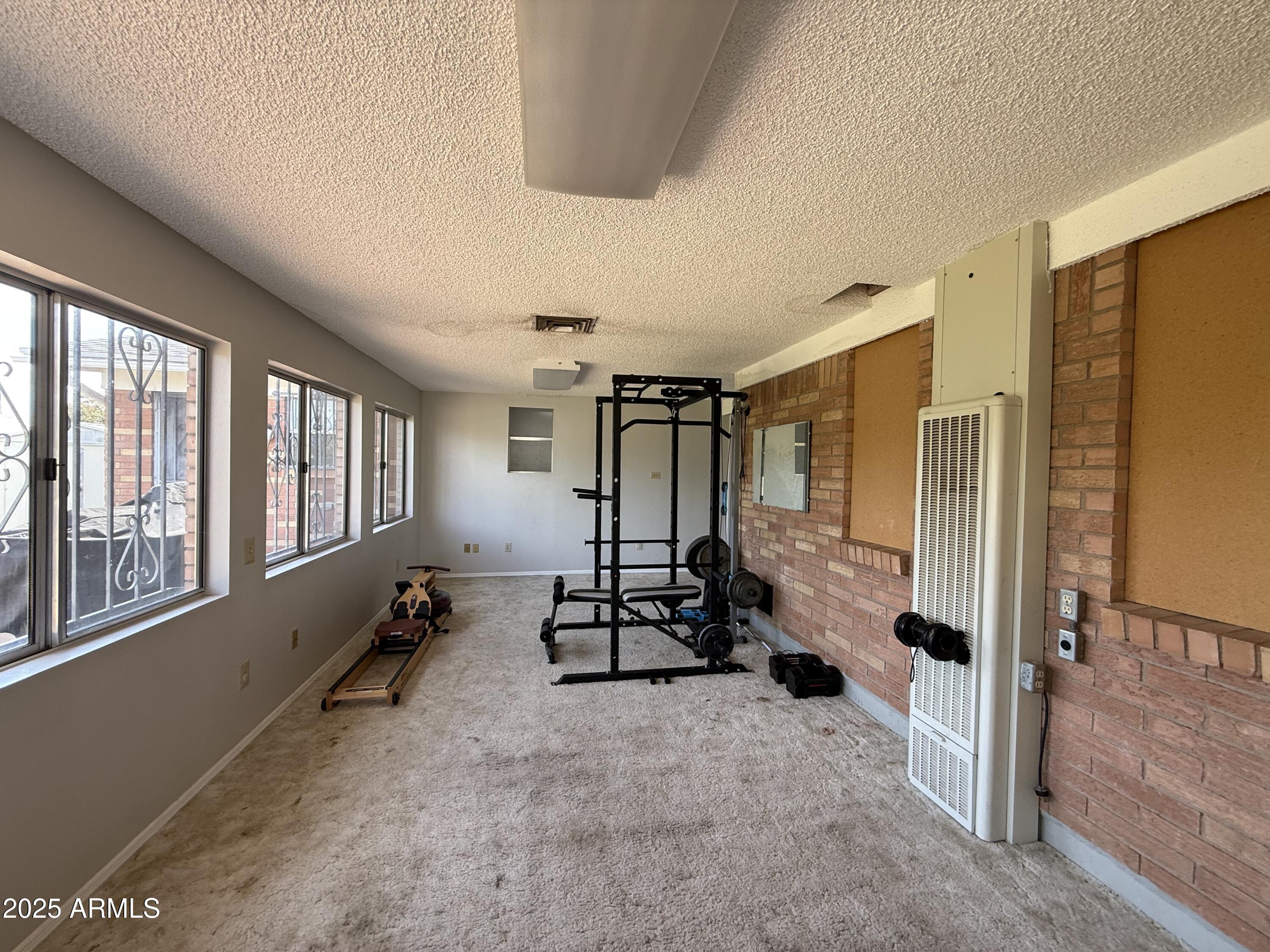 KINGS MANOR - Residential