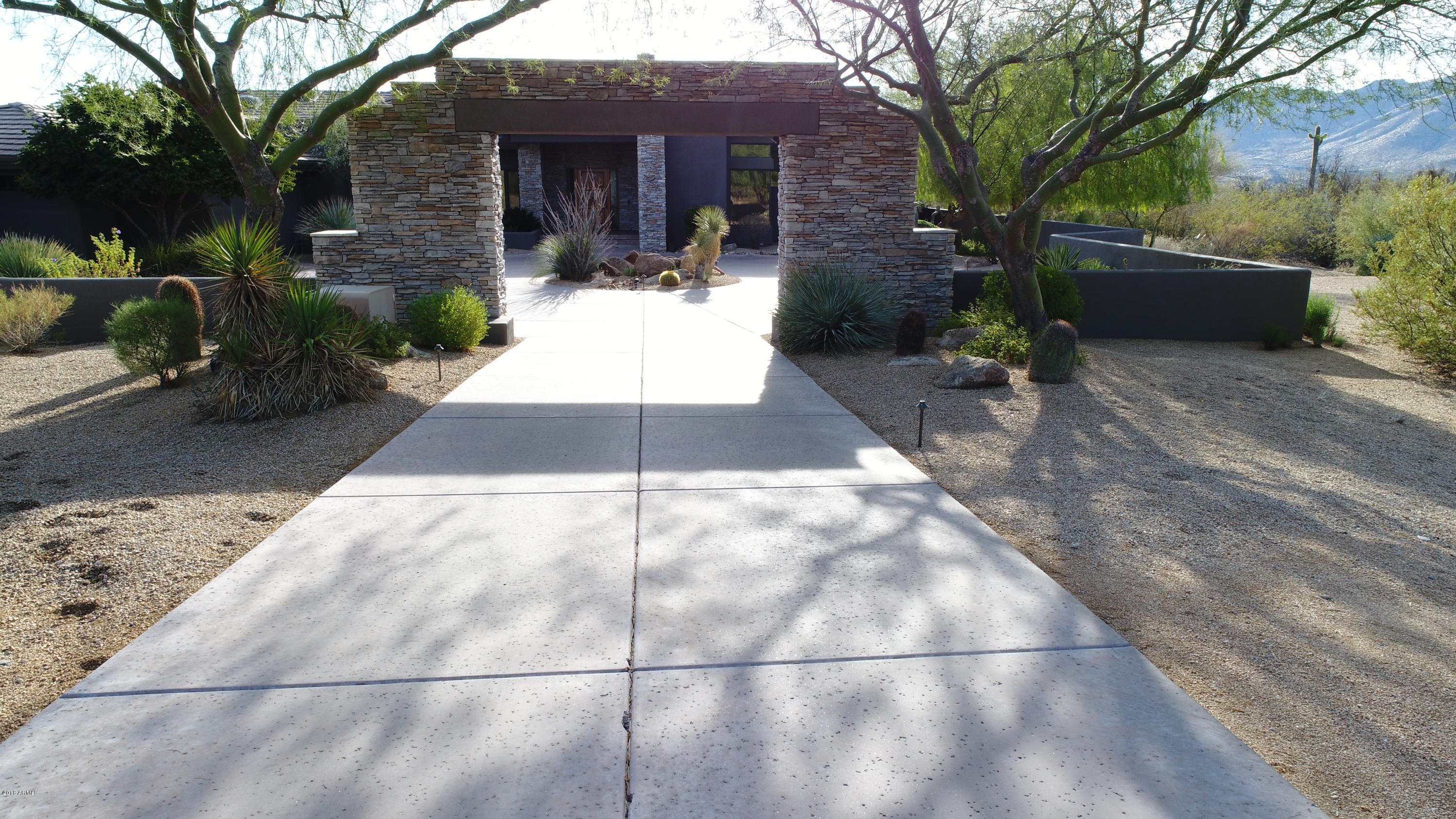 YEARLING ESTATES - Residential