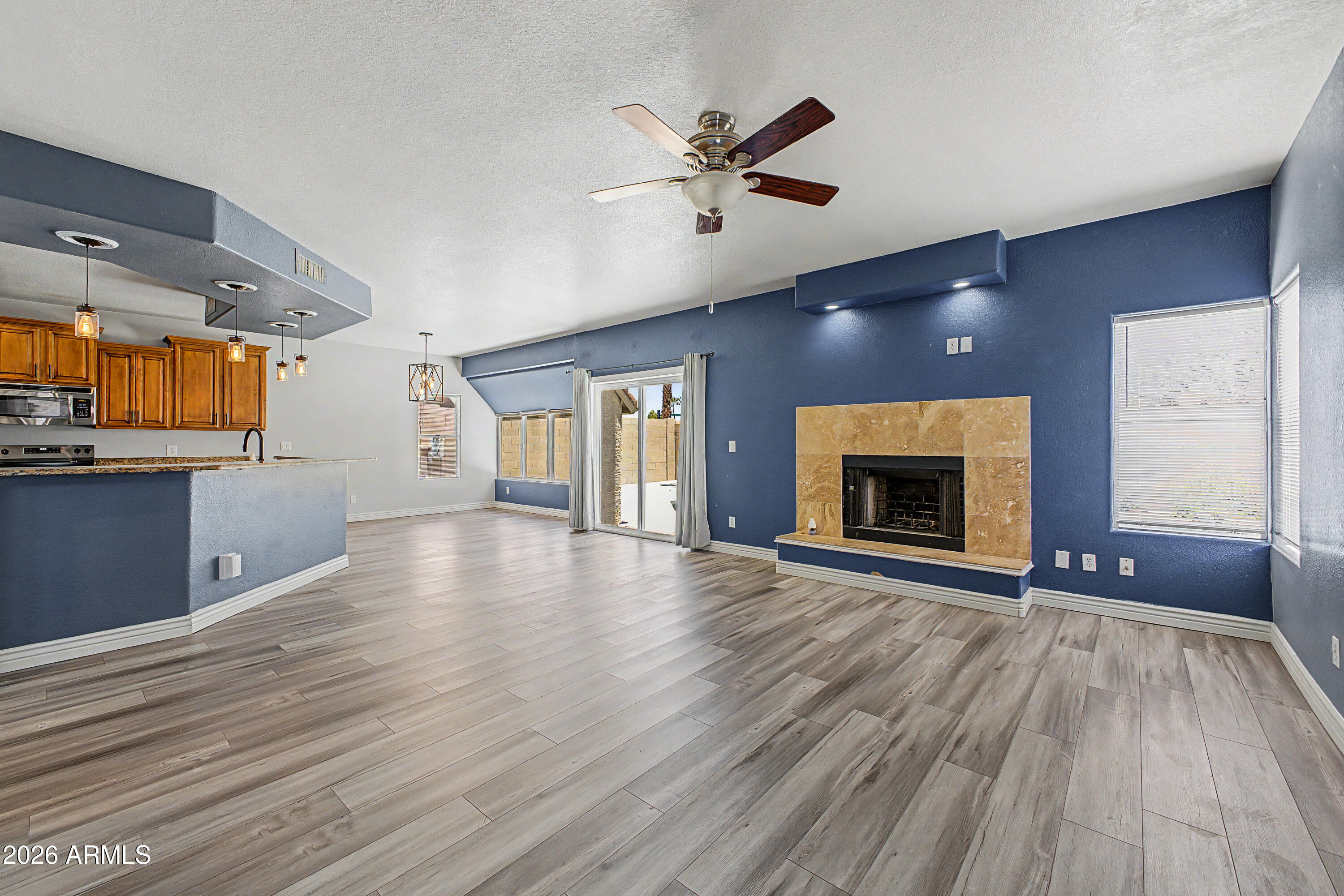 LAKESIDE 21 AMD - Residential