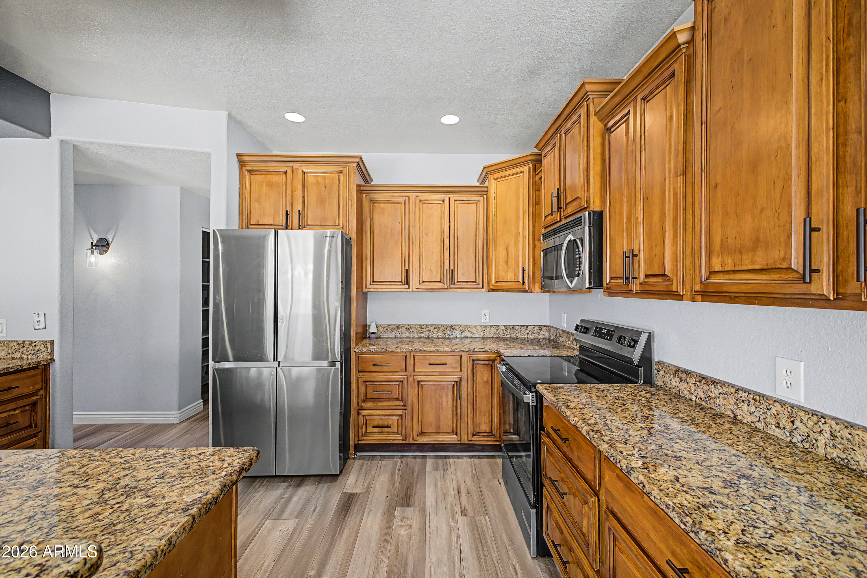 LAKESIDE 21 AMD - Residential