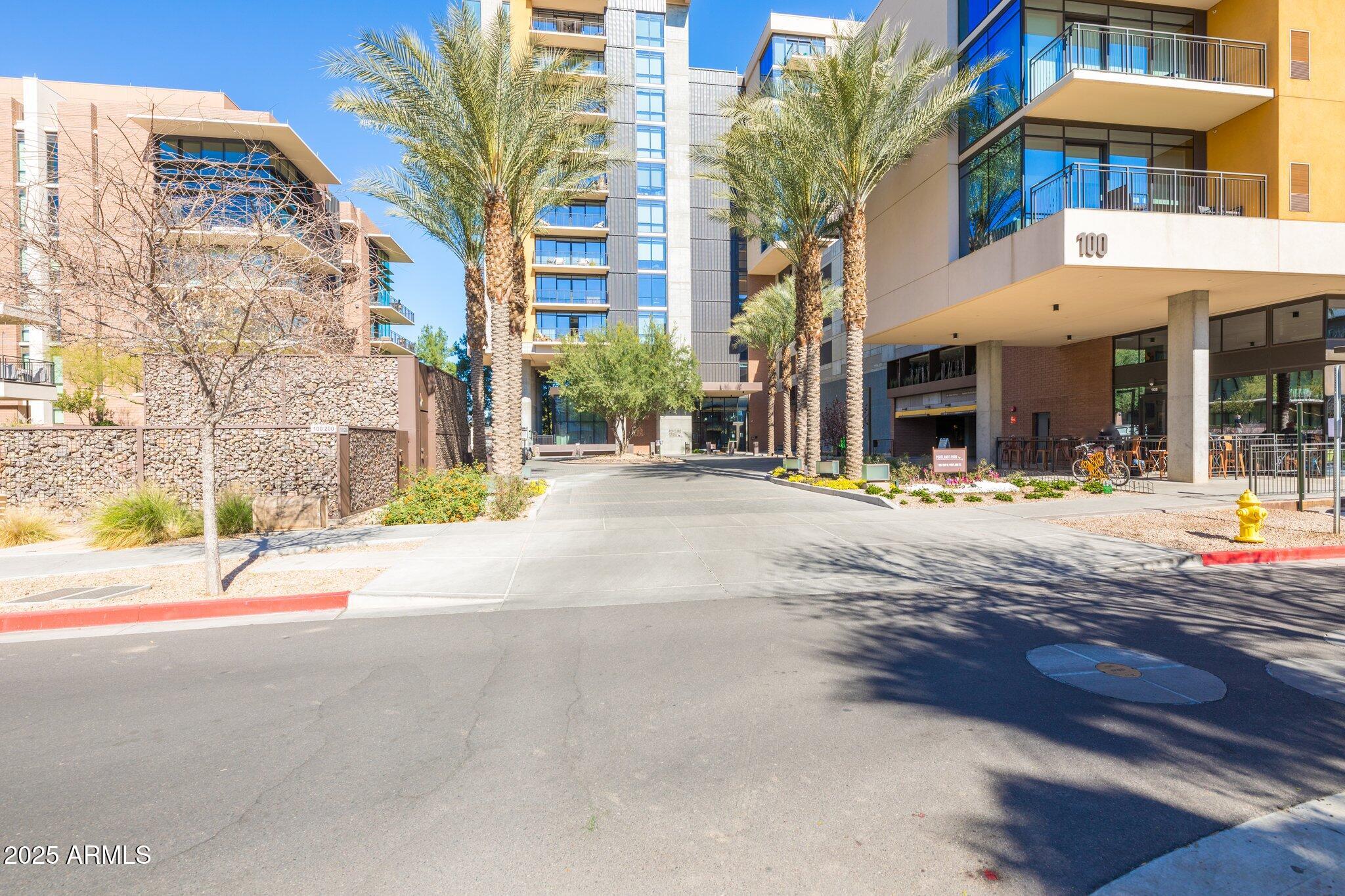 PORTLAND ON THE PARK CONDOMINIUMS 1ST AMD - Residential Lease