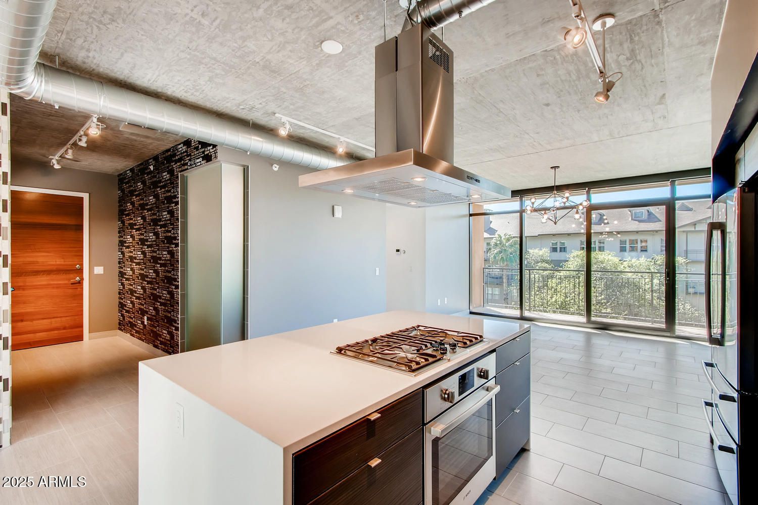 PORTLAND ON THE PARK CONDOMINIUMS 1ST AMD - Residential Lease