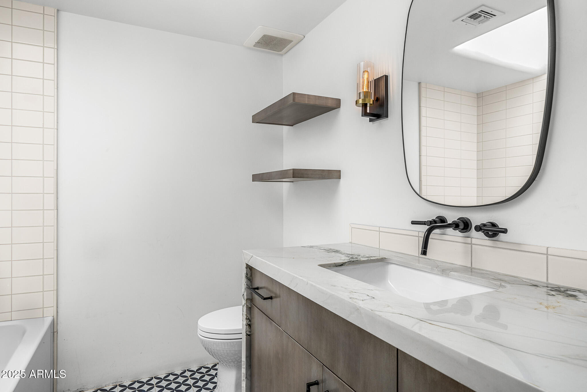 CAMELBACK COUNTRY ESTATES UNIT 2 - Residential