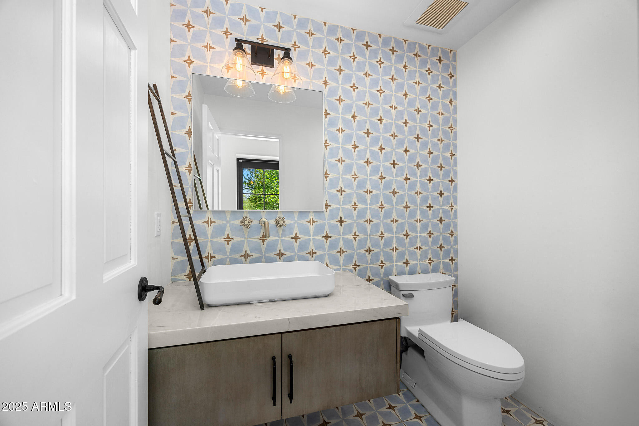 CAMELBACK COUNTRY ESTATES UNIT 2 - Residential