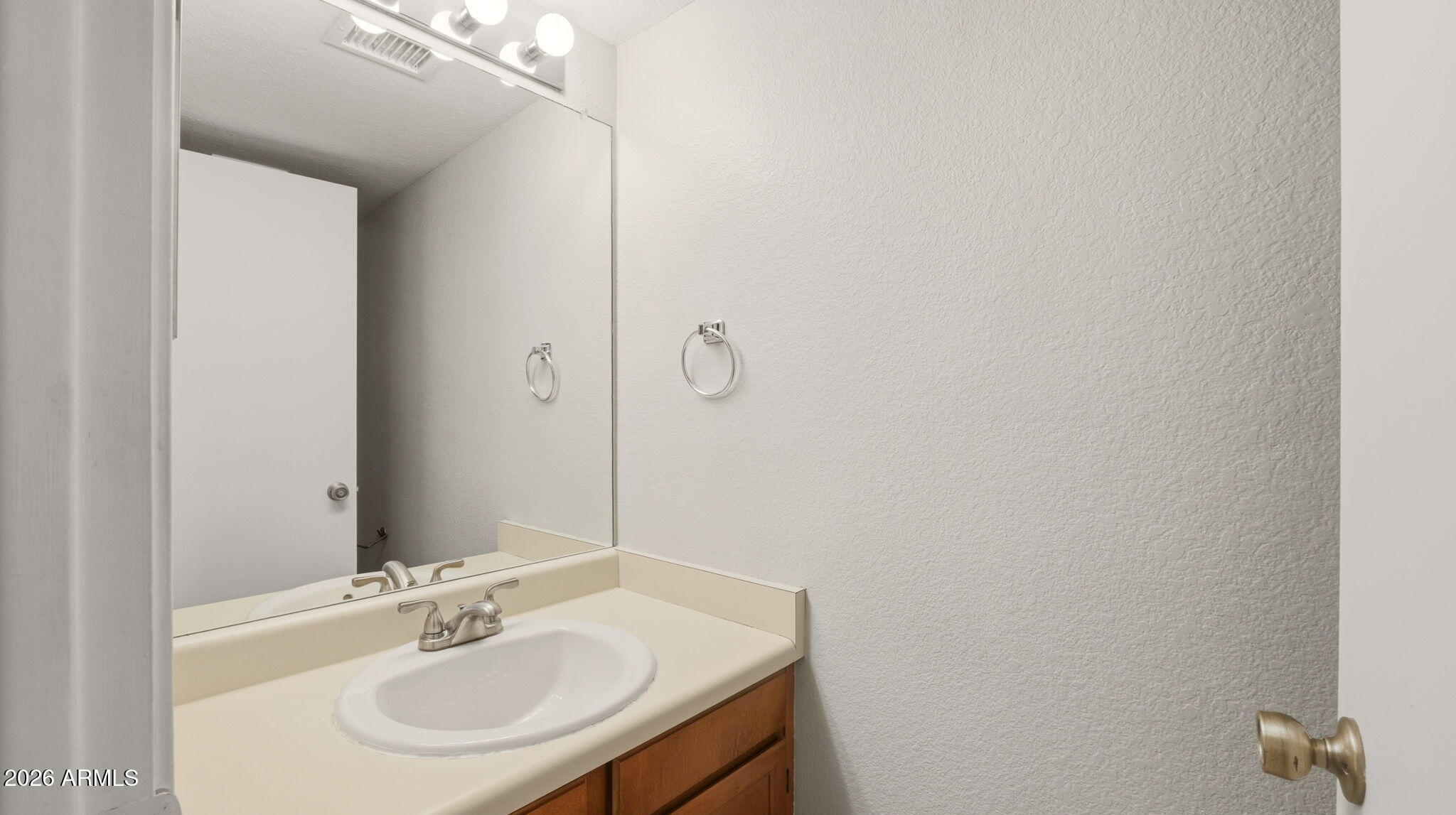 DISCOVERY AT CONTINENTAL ORCHARD-B - Residential Lease
