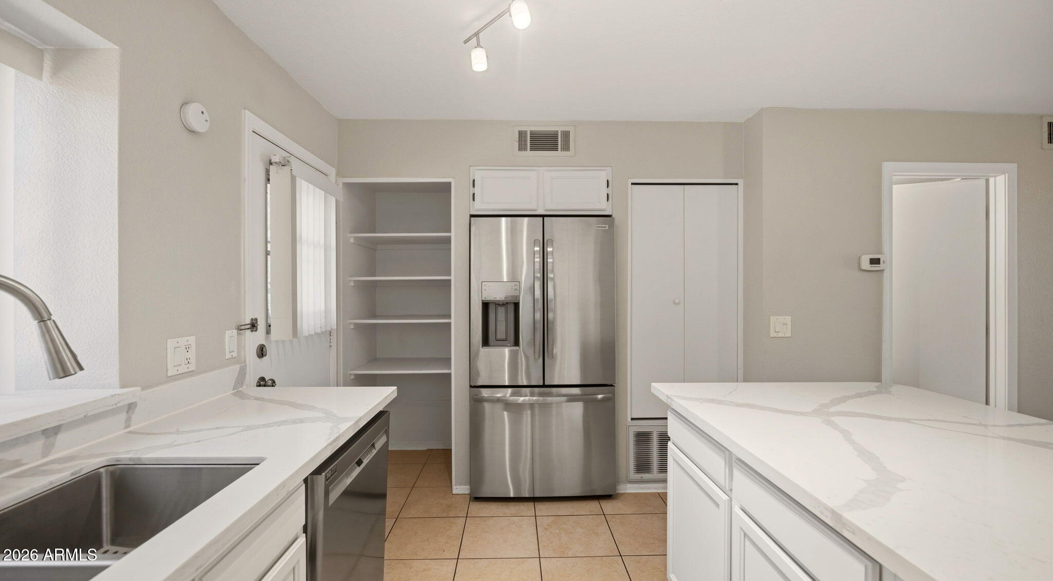 DISCOVERY AT CONTINENTAL ORCHARD-B - Residential Lease