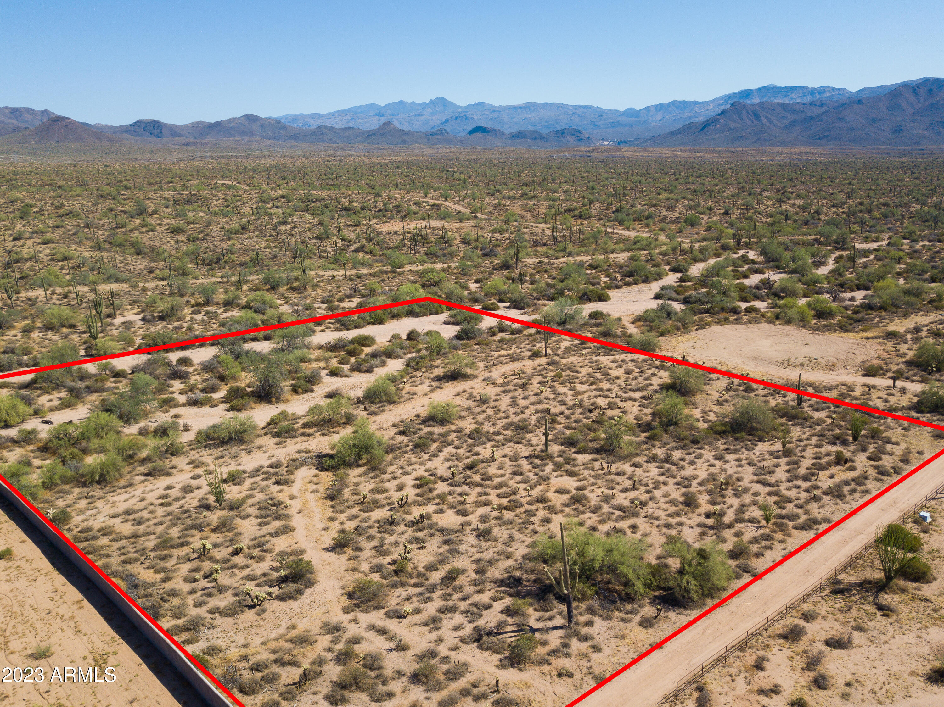 Everything the Sonoran desert has to offer, green vegetation mature saguaro trees. Views of Four Peaks Mountain, Bartlett Dam off in the distance, and Weavers Needle to the Southeast. Tonto National Forest begins East of 176th st. Let your imagination go and build your dream home with room to house 
 off road toys and horses.