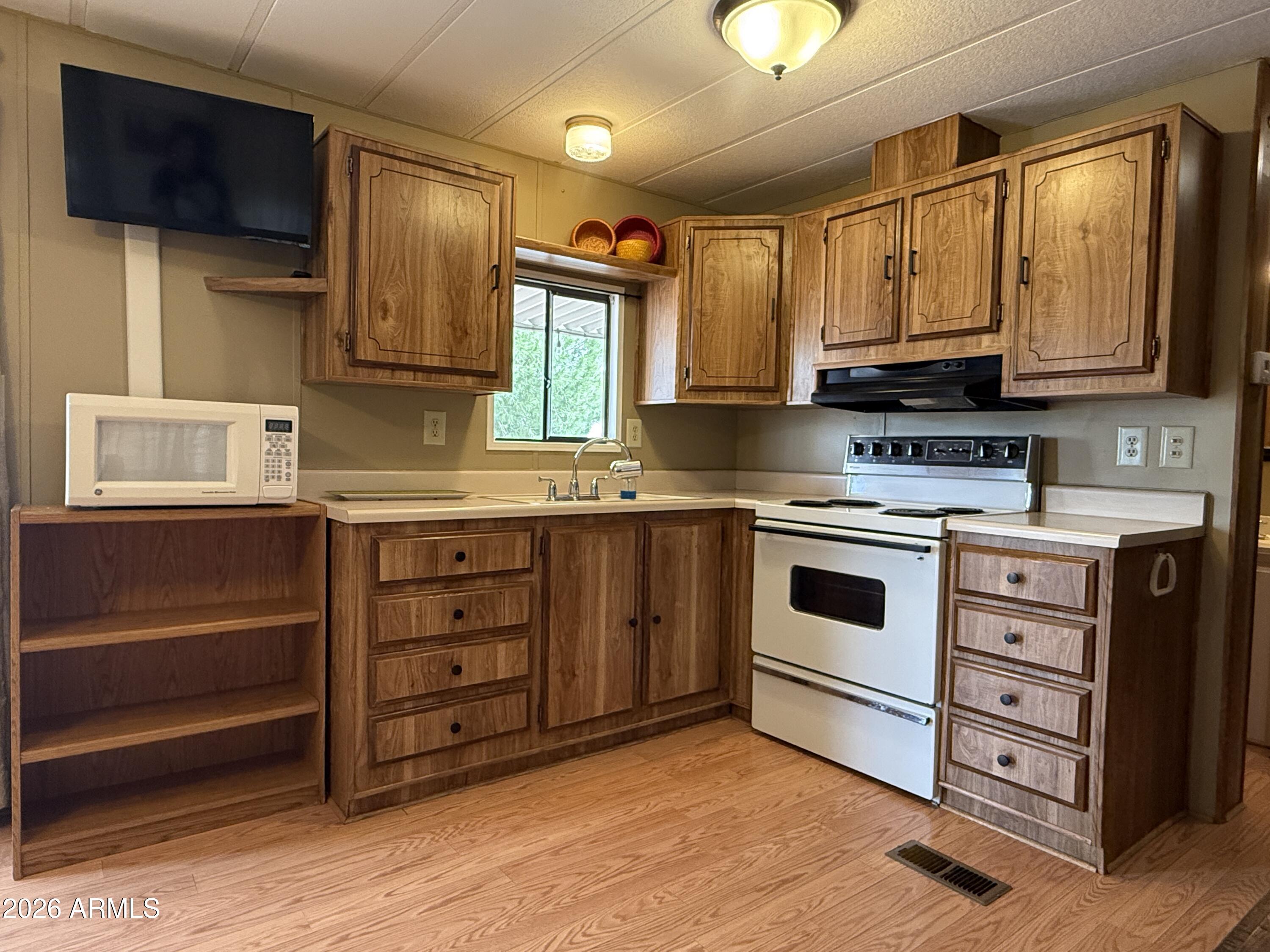 ESCAPEES AT NORTH RANCH - Residential