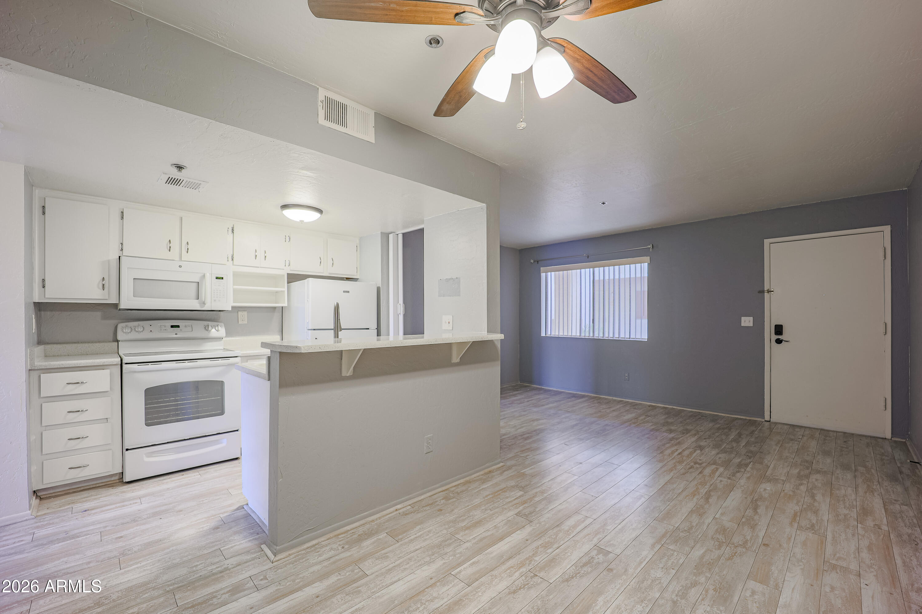 CLIFFS CONDOMINIUM - Residential