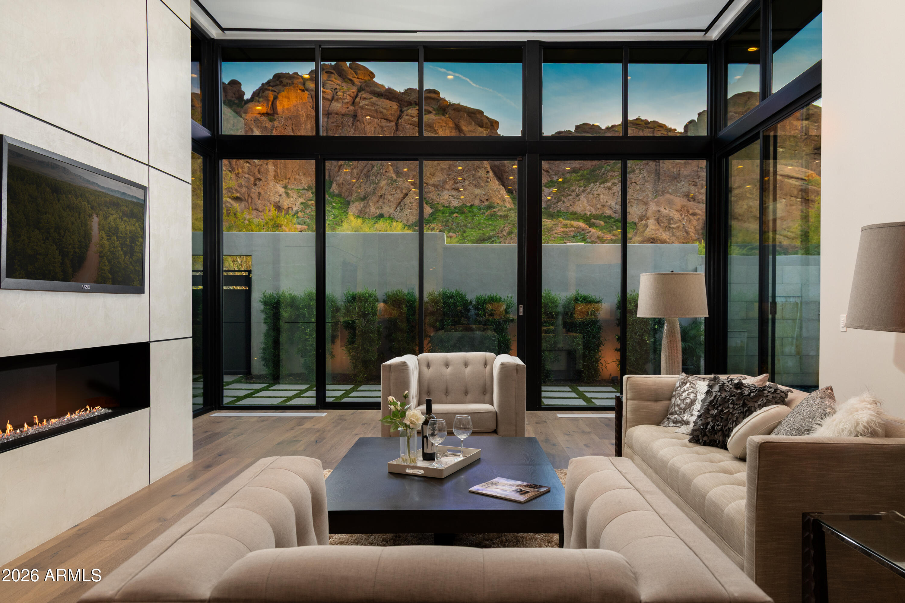 ECHO CANYON - Residential