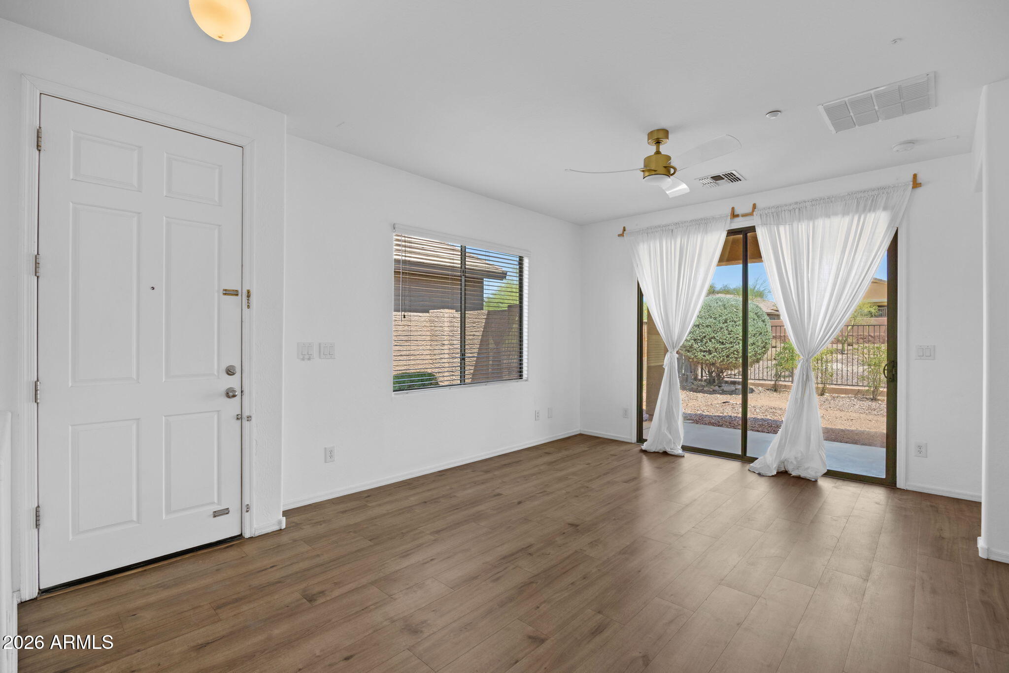 ANTHEM UNIT 32 - Residential