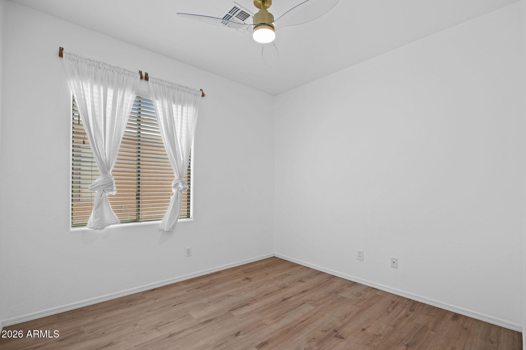 ANTHEM UNIT 32 - Residential