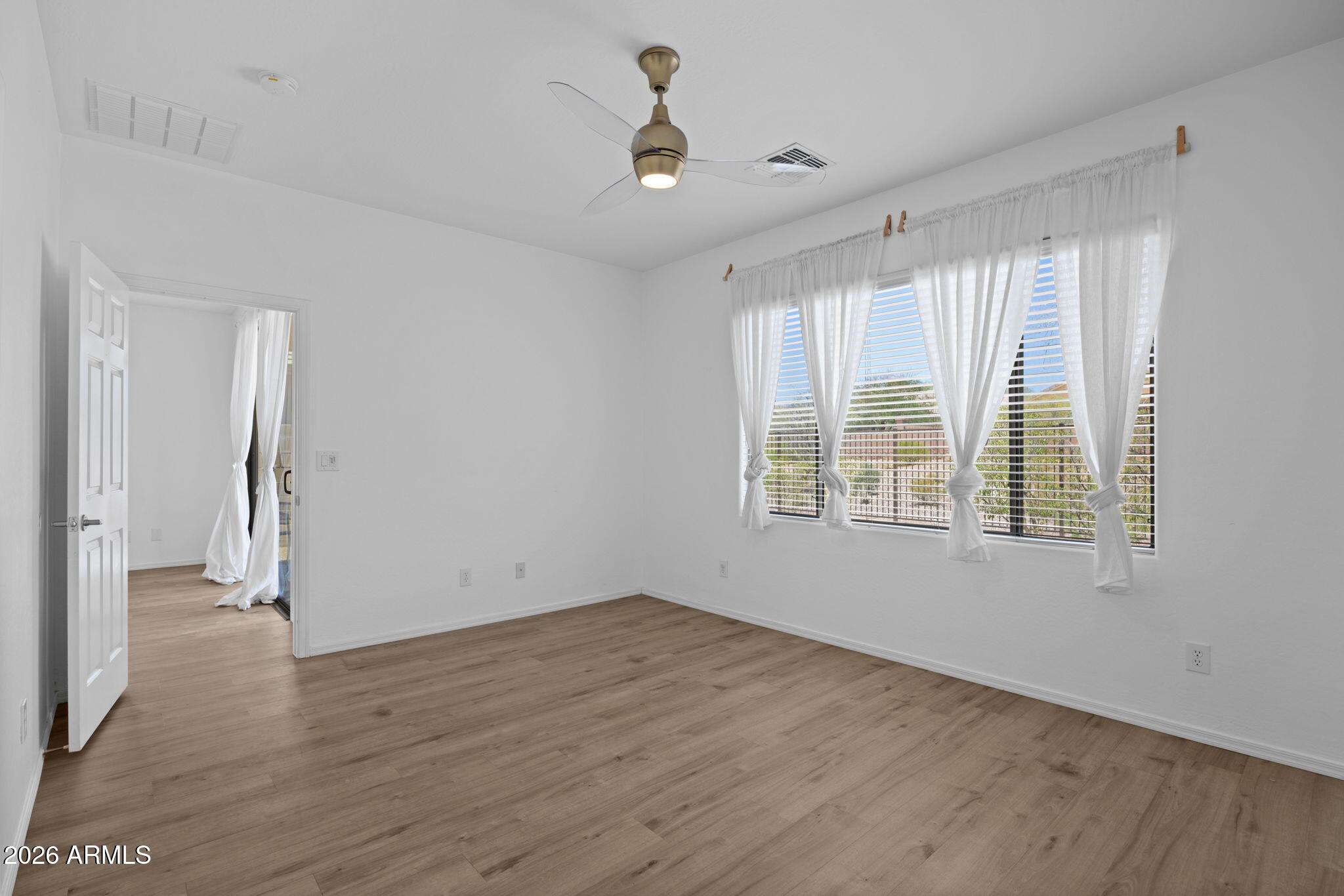 ANTHEM UNIT 32 - Residential