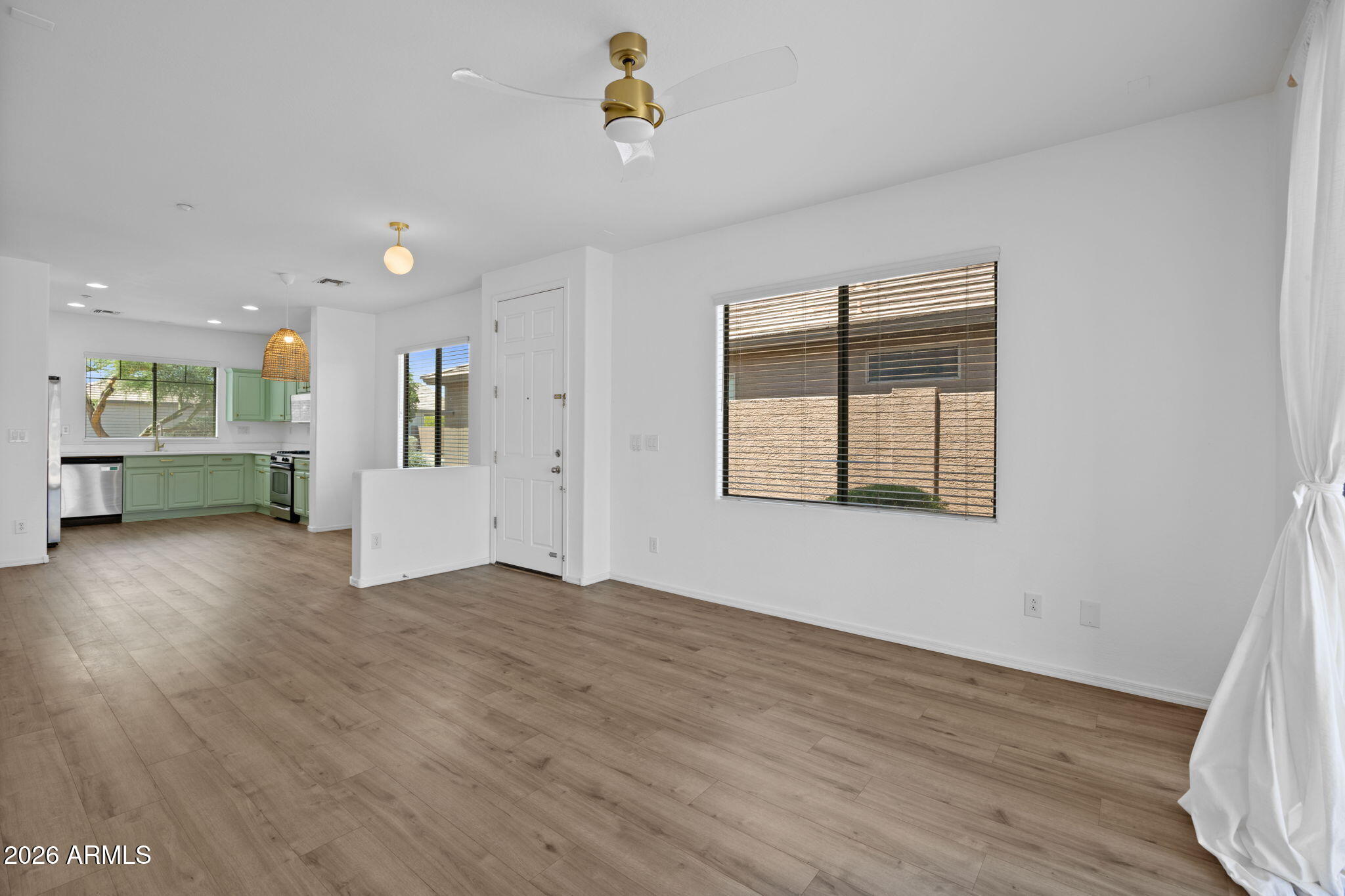 ANTHEM UNIT 32 - Residential