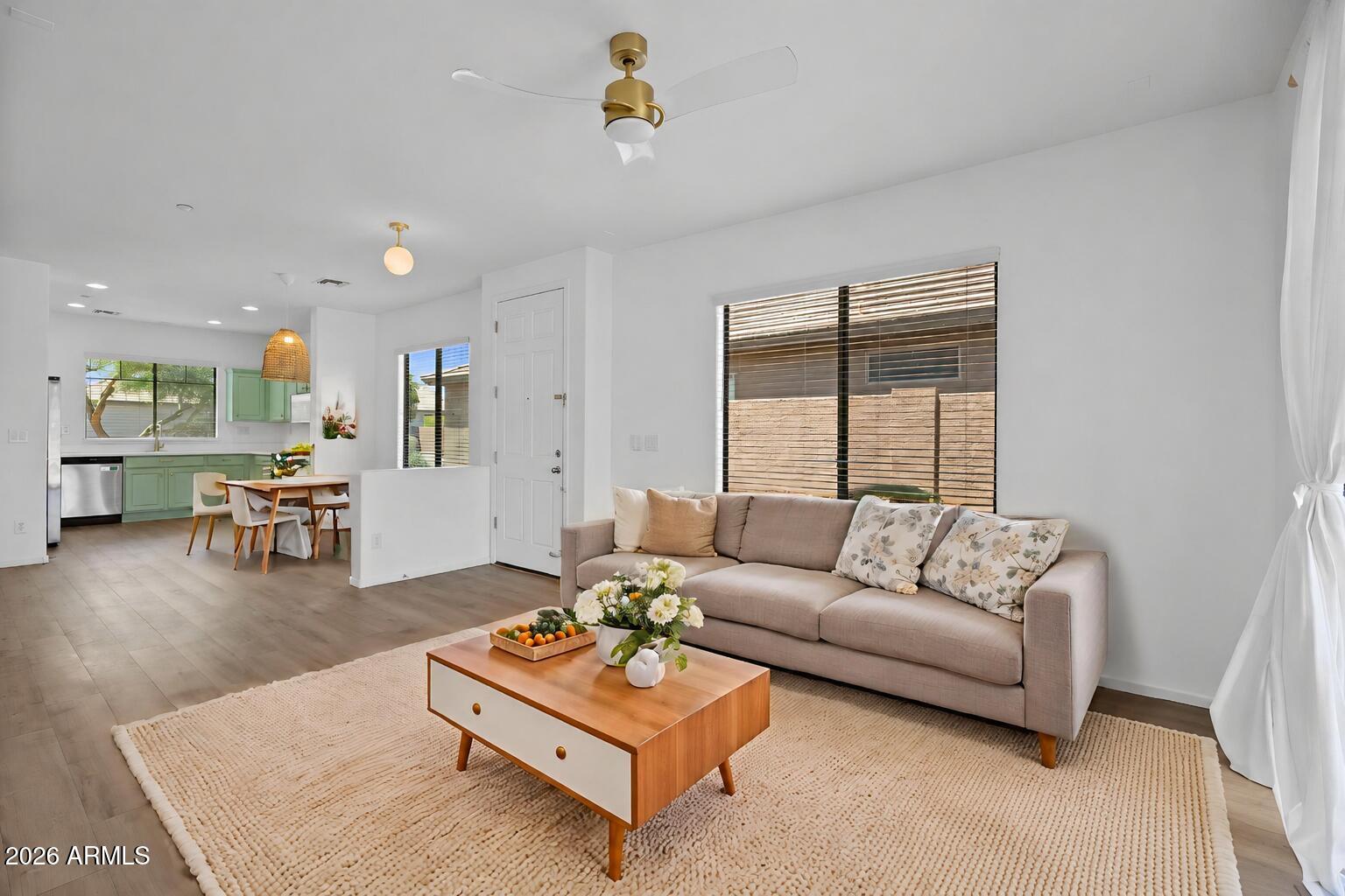 ANTHEM UNIT 32 - Residential