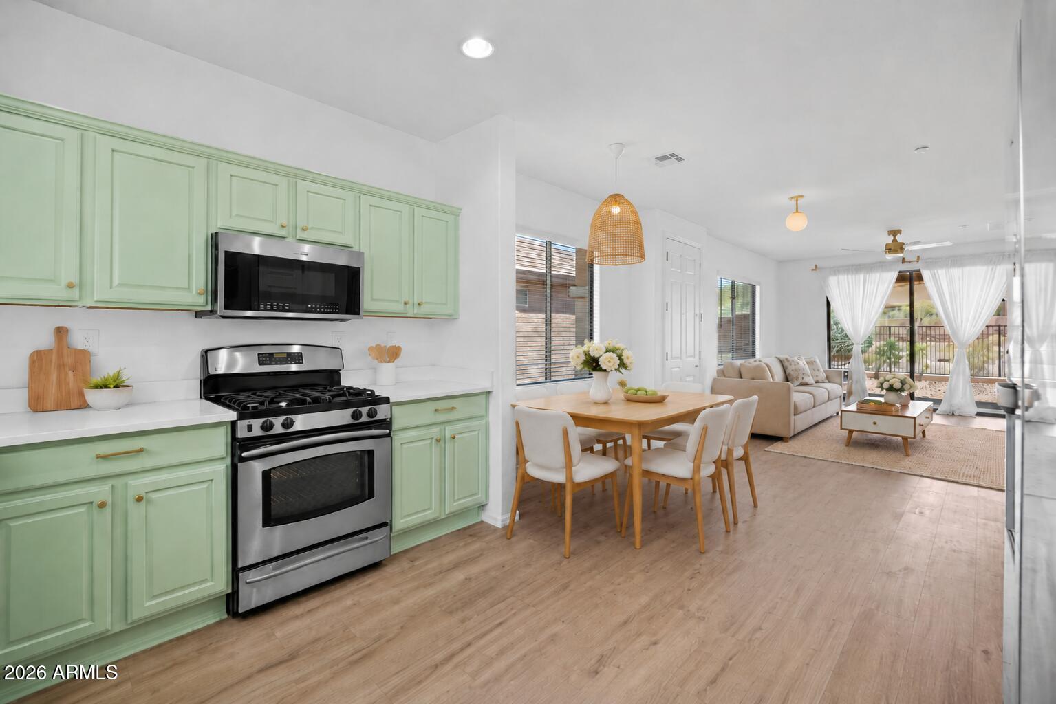 ANTHEM UNIT 32 - Residential