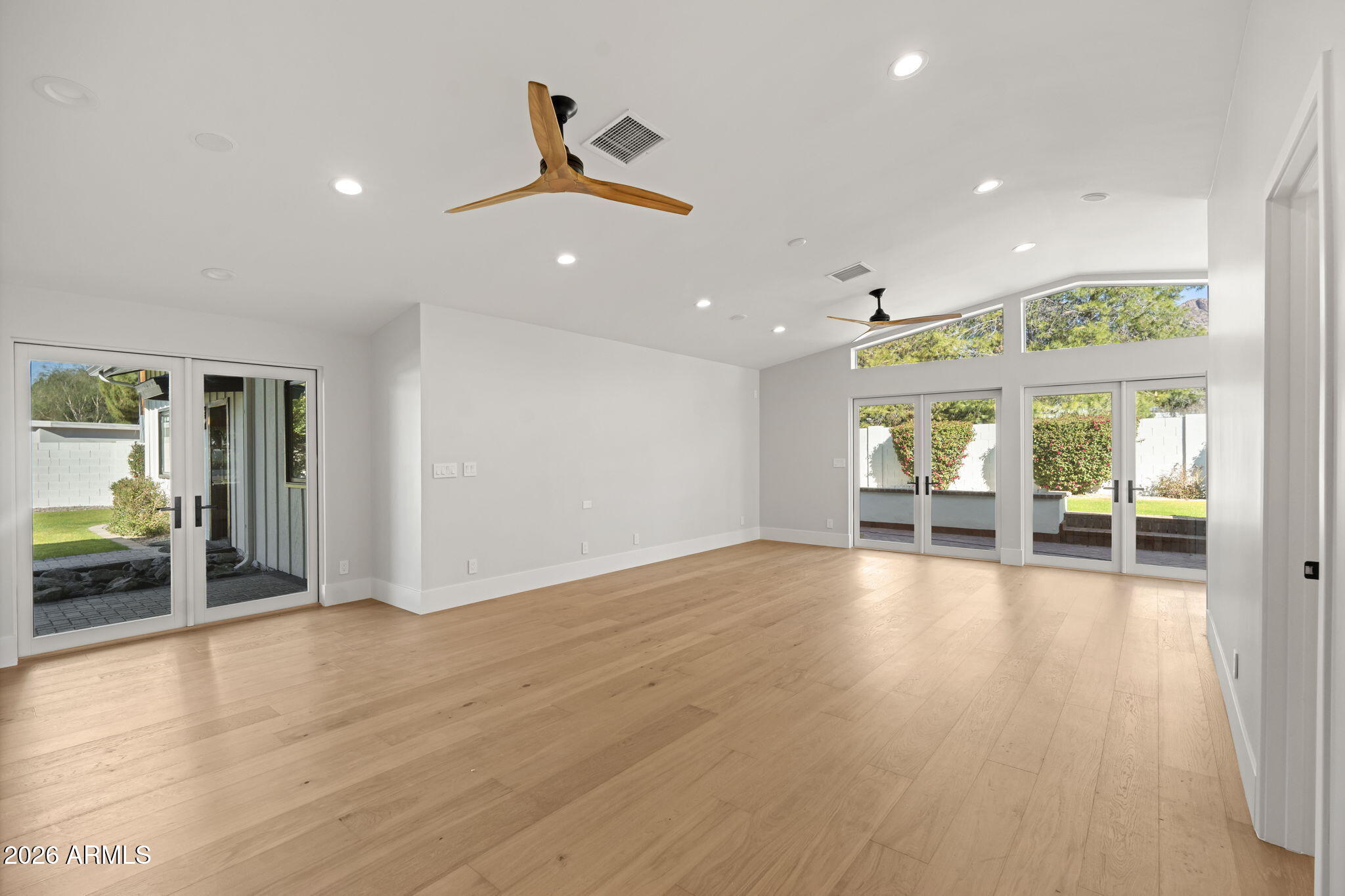 MARY MANOR - Residential
