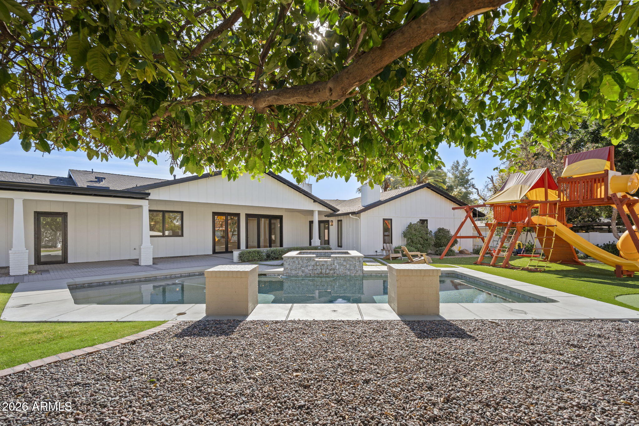 MARY MANOR - Residential