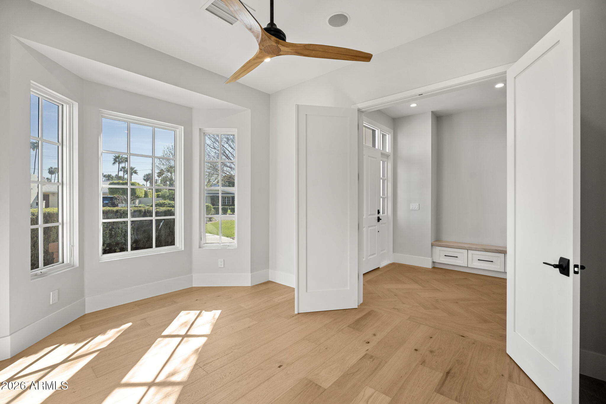MARY MANOR - Residential