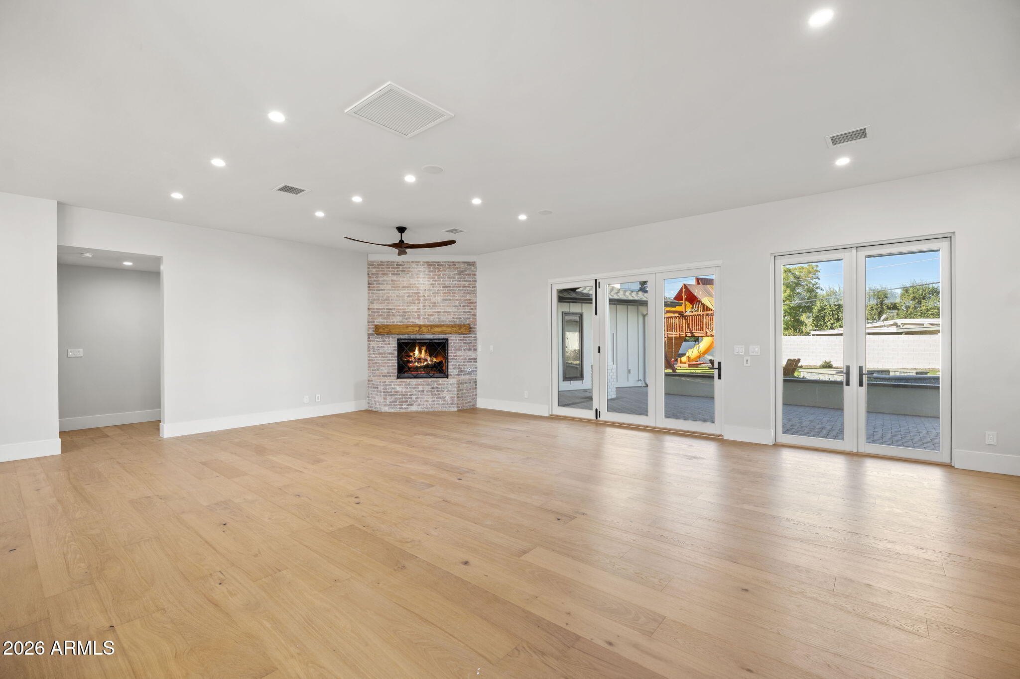 MARY MANOR - Residential