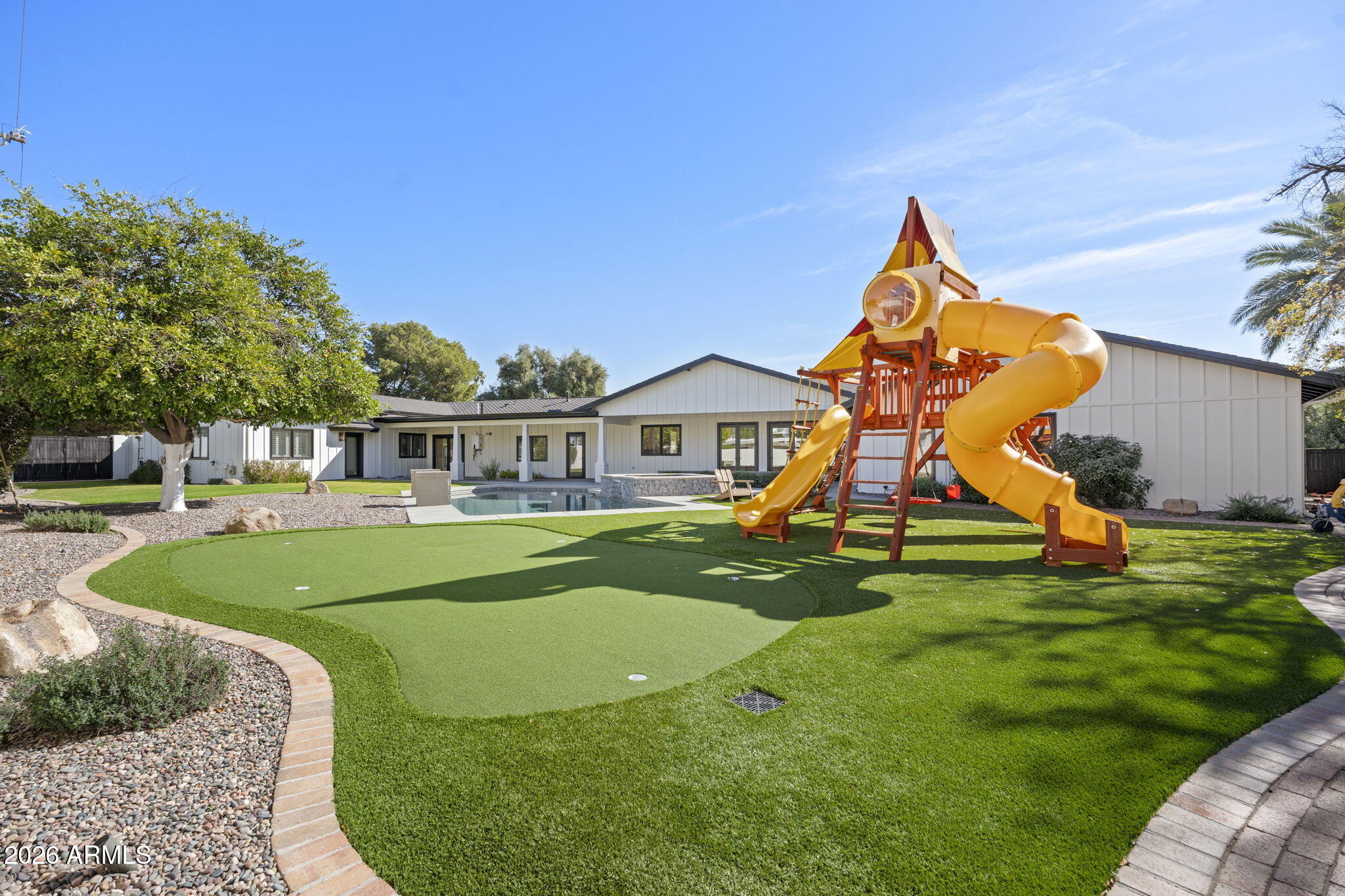 MARY MANOR - Residential