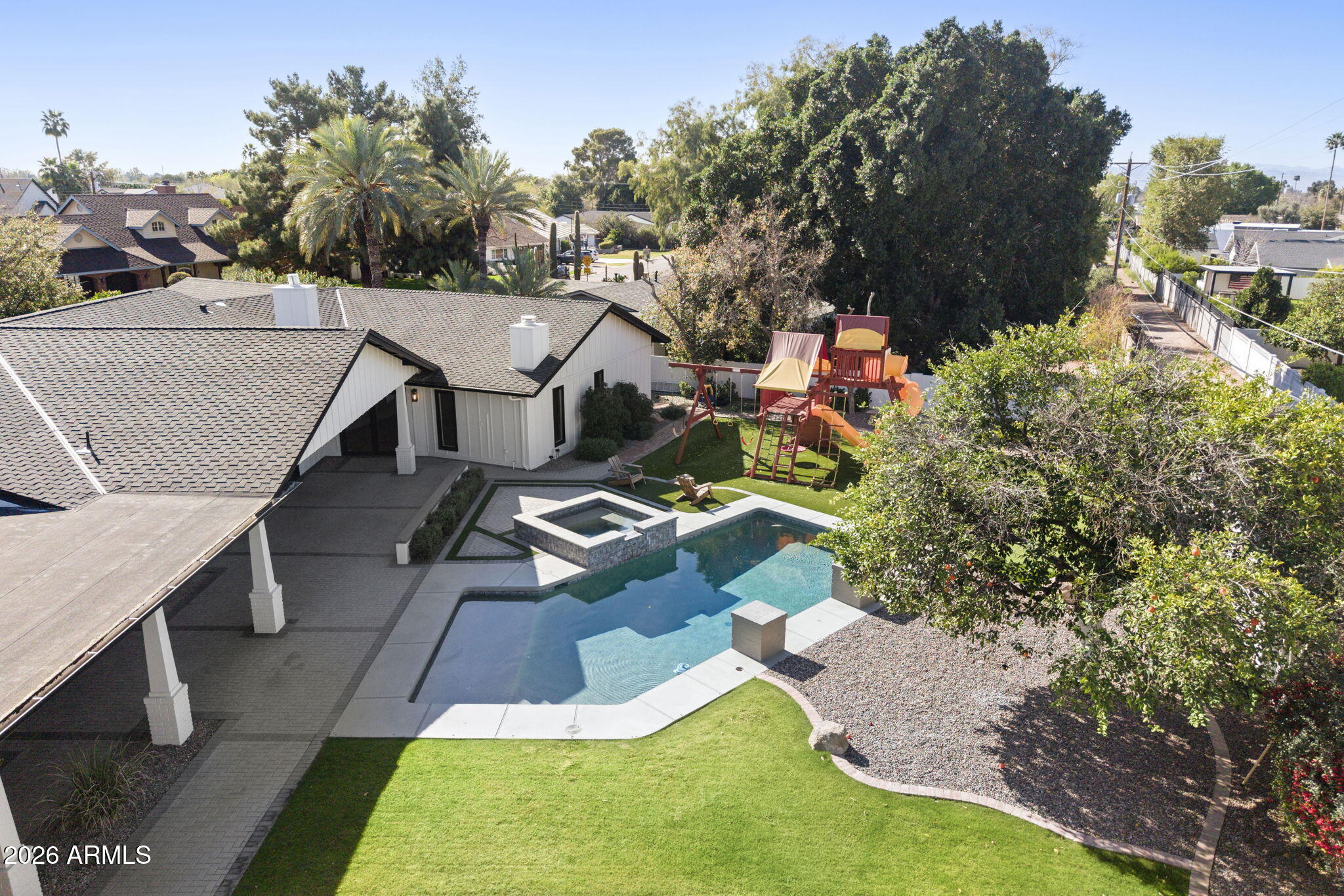 MARY MANOR - Residential