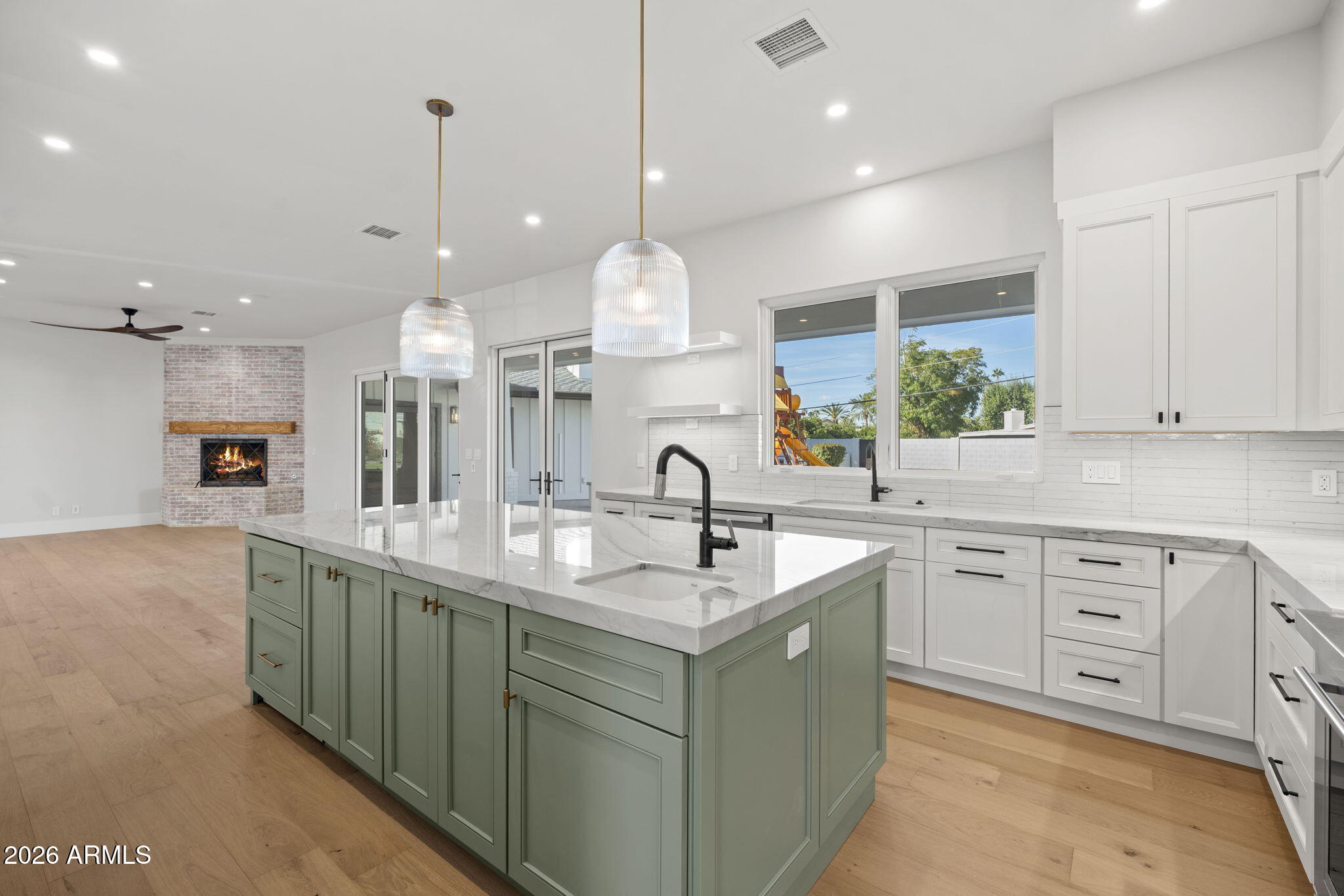 MARY MANOR - Residential