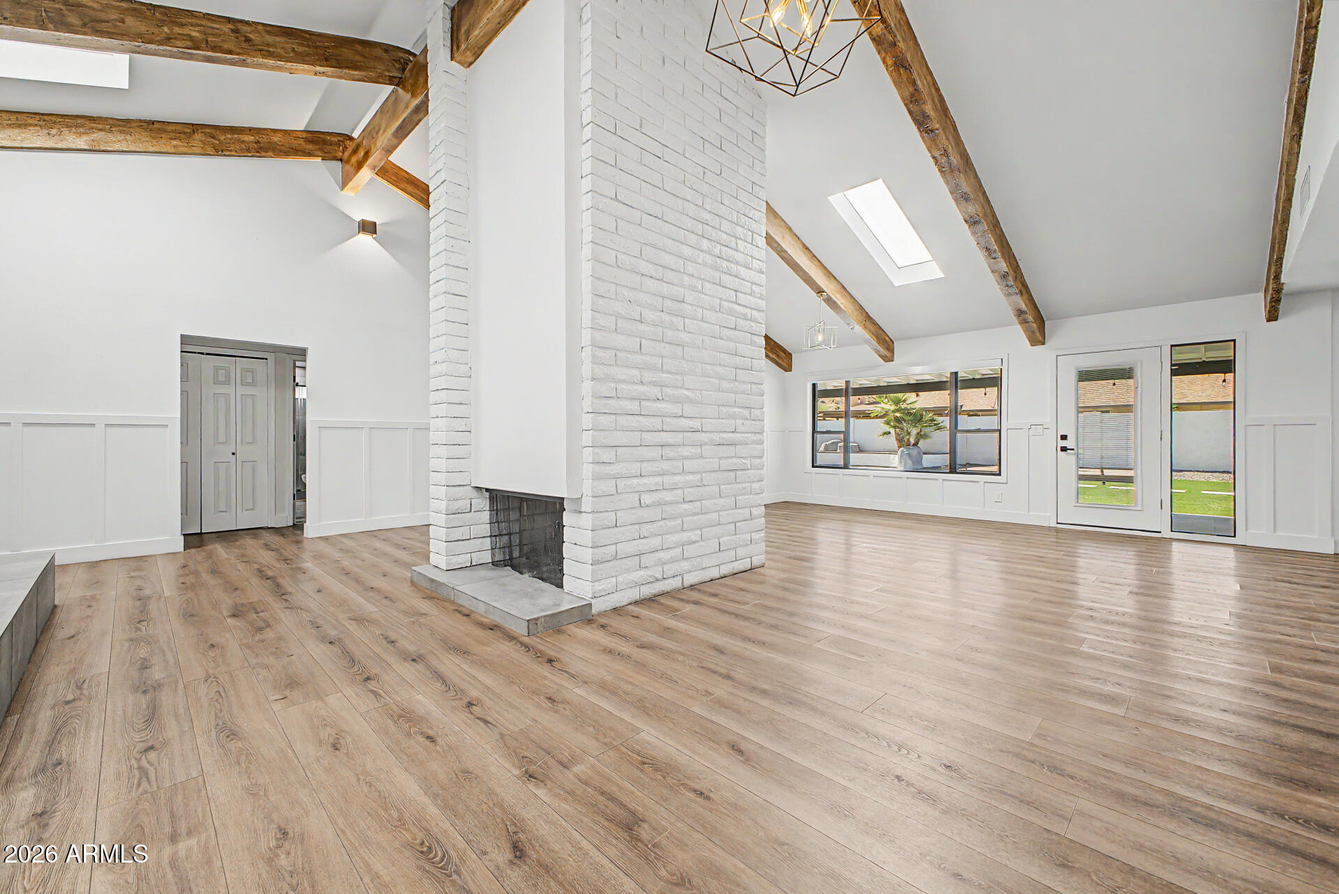 SHADOW ROCK ESTATES - Residential