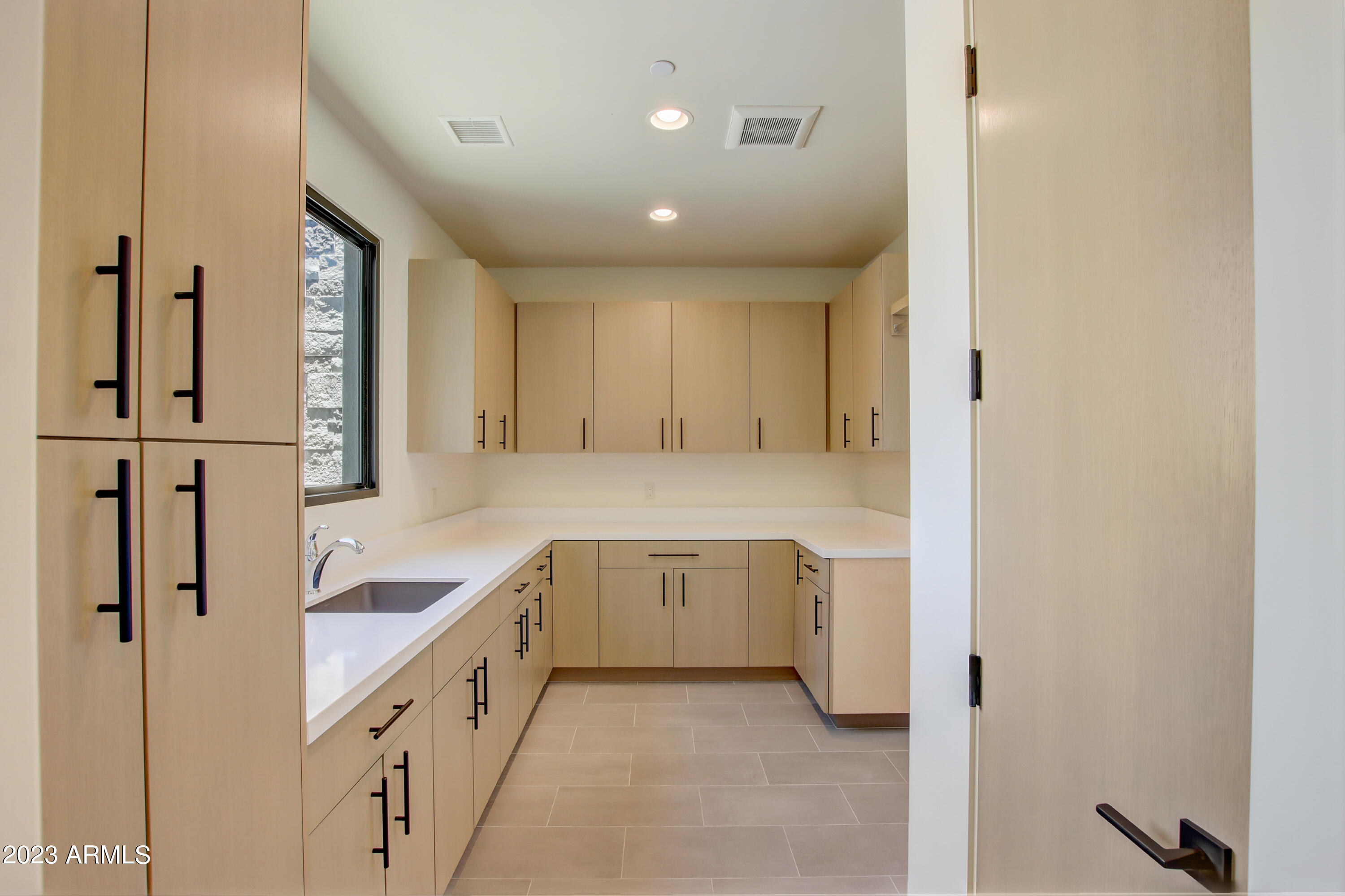 DESERT MOUNTAIN PHASE 1 UNIT 2 LOT 206-335 TR A - Residential