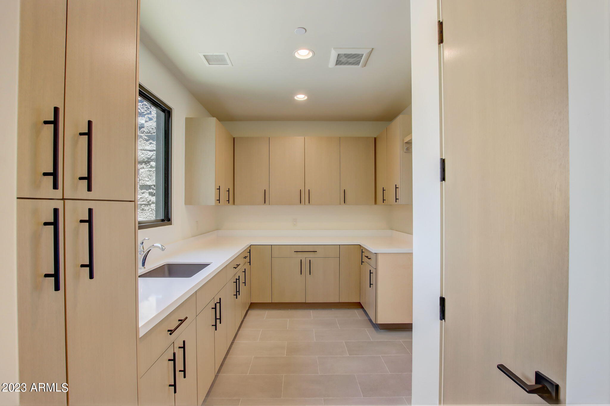 DESERT MOUNTAIN PHASE 1 UNIT 2 LOT 206-335 TR A - Residential