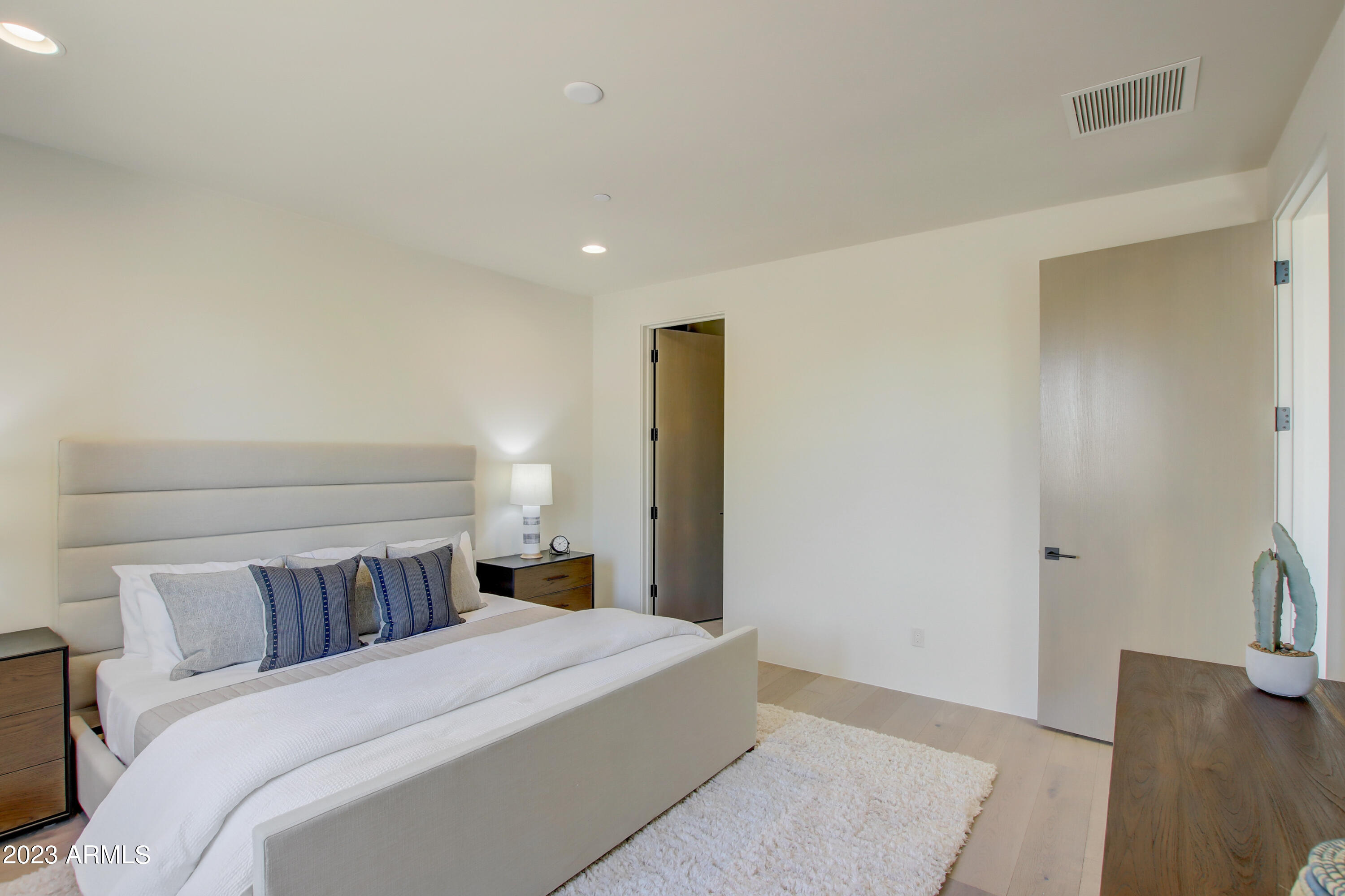 DESERT MOUNTAIN PHASE 1 UNIT 2 LOT 206-335 TR A - Residential