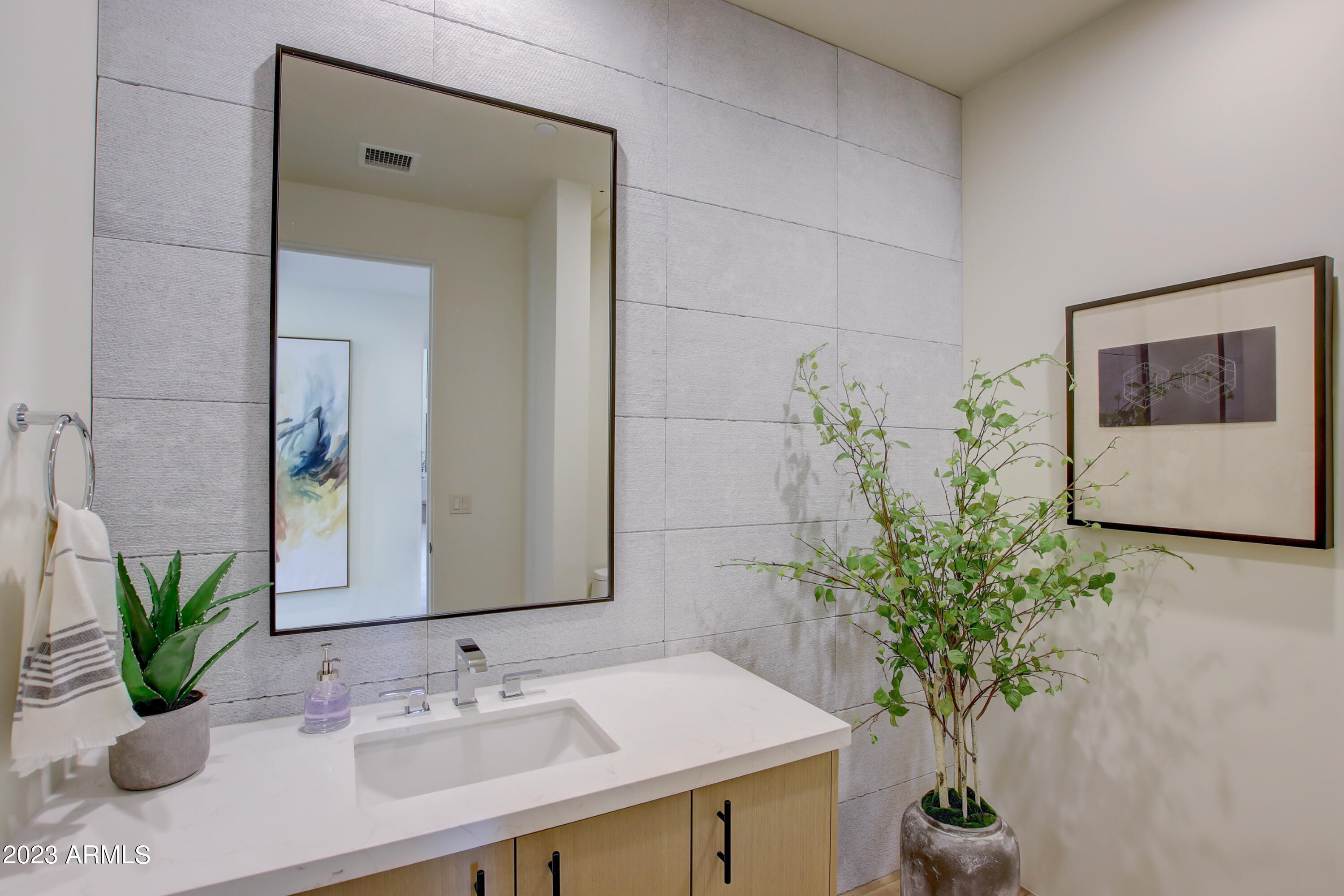DESERT MOUNTAIN PHASE 1 UNIT 2 LOT 206-335 TR A - Residential