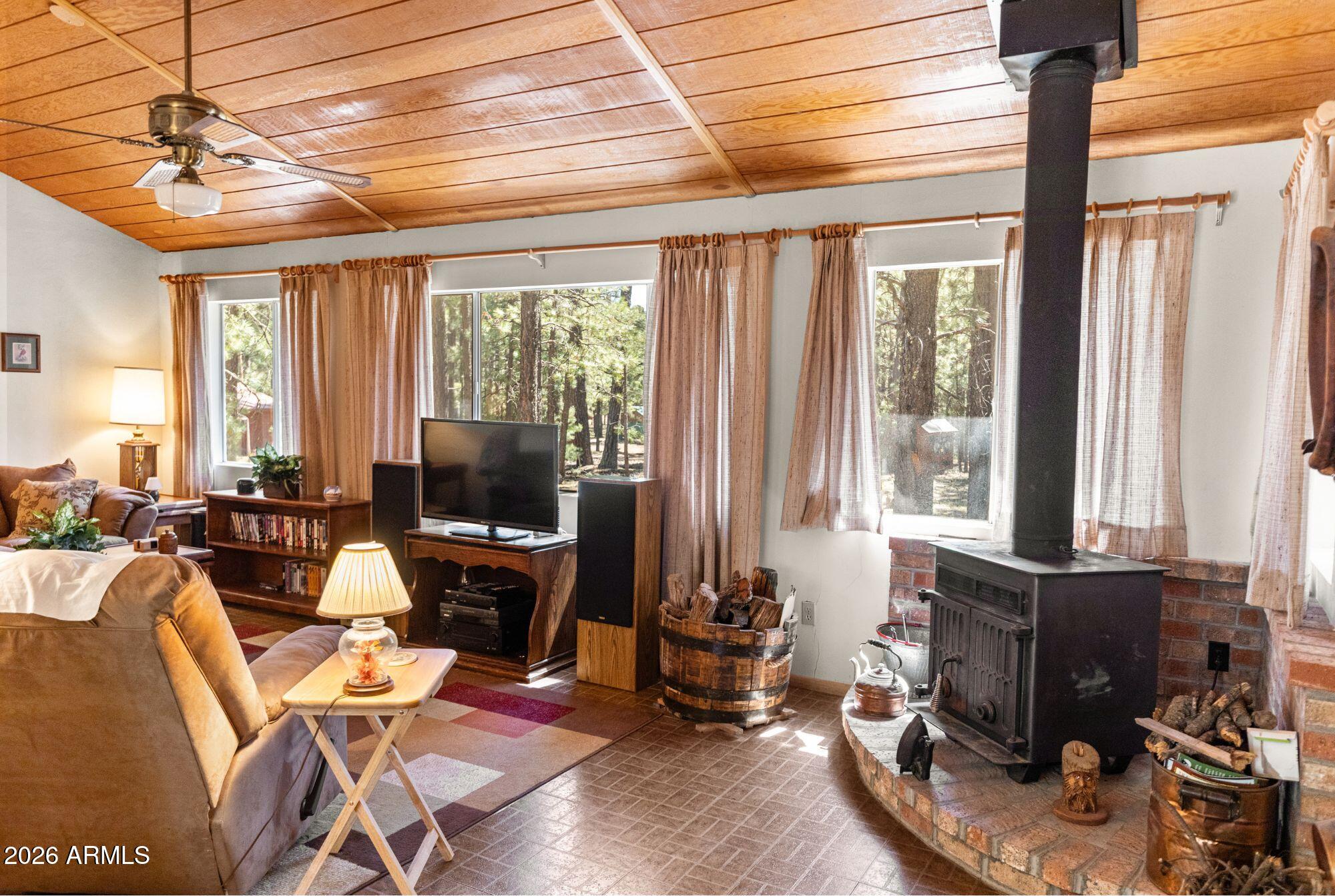 FOREST LAKES ESTATES 5 - Residential