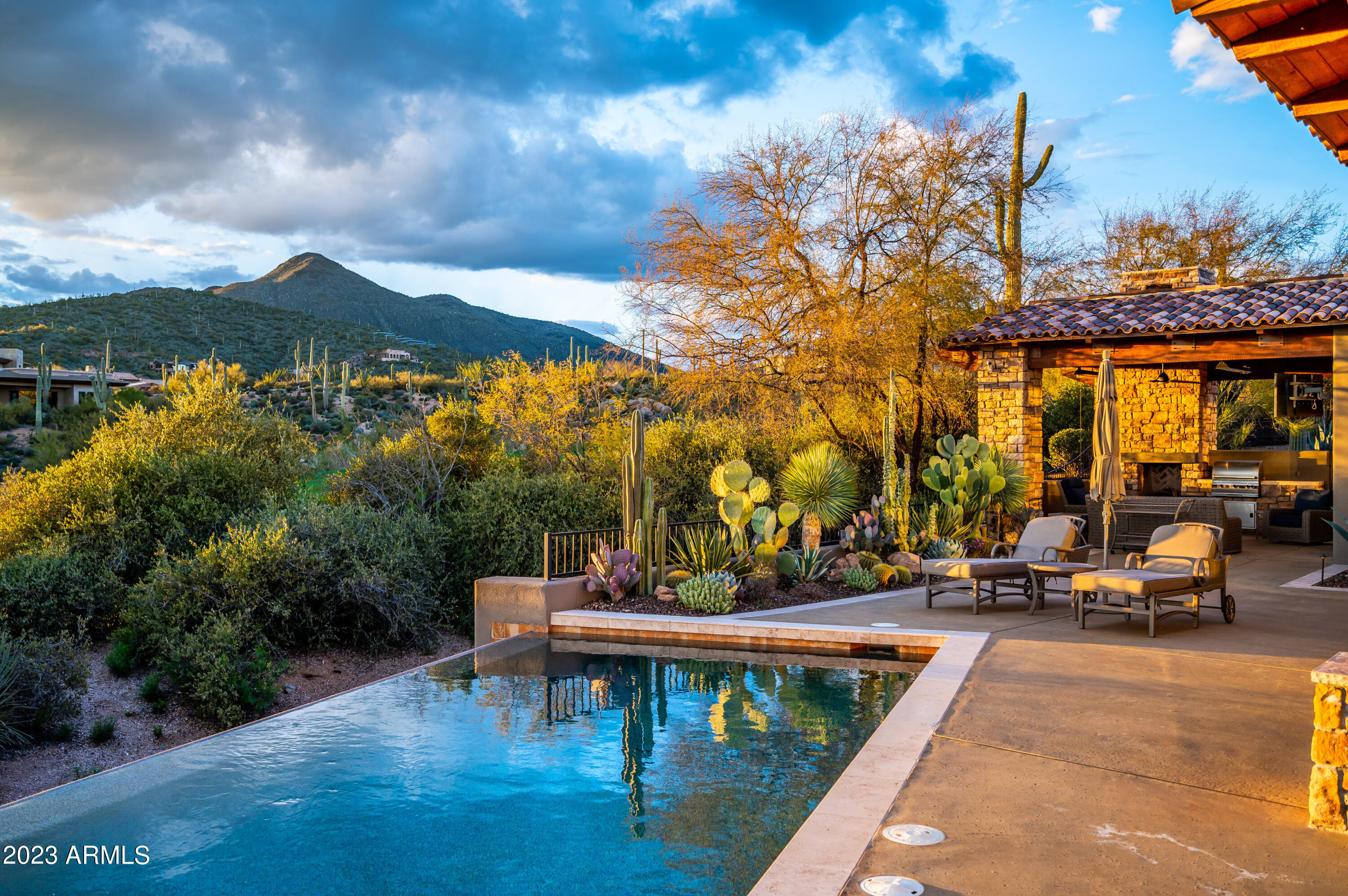 DESERT MOUNTAIN - Residential