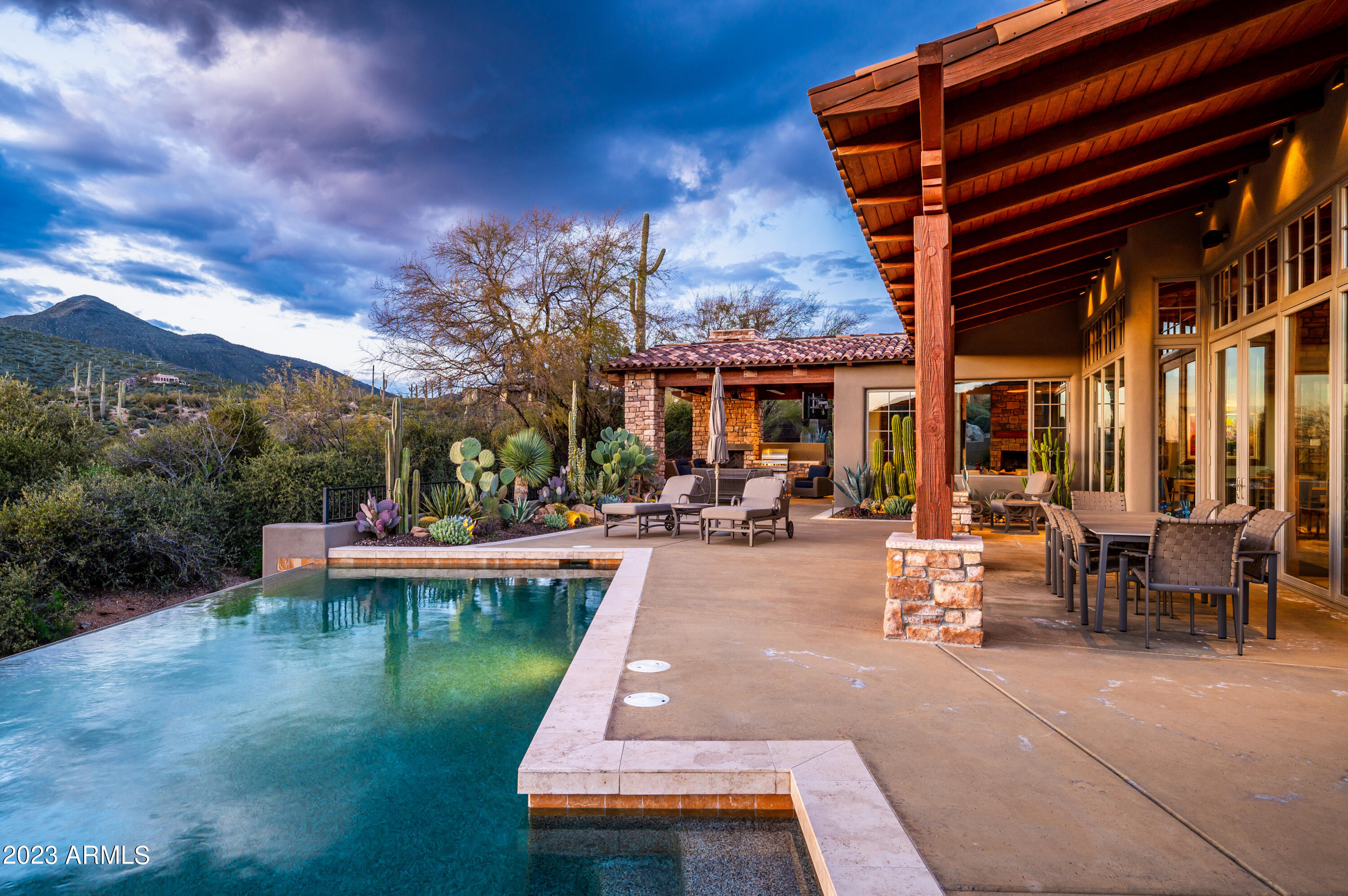 DESERT MOUNTAIN - Residential
