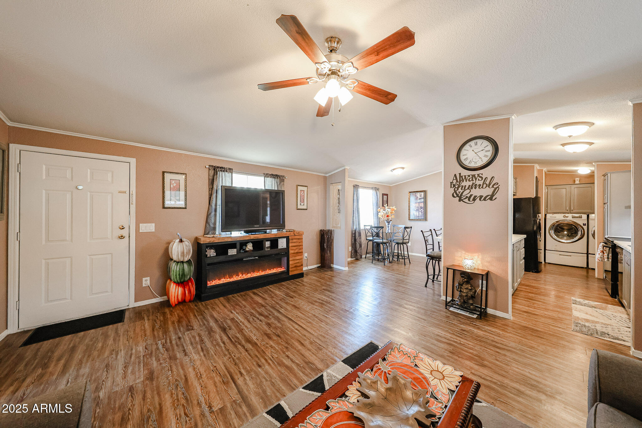 CAREFREE MANOR - Residential